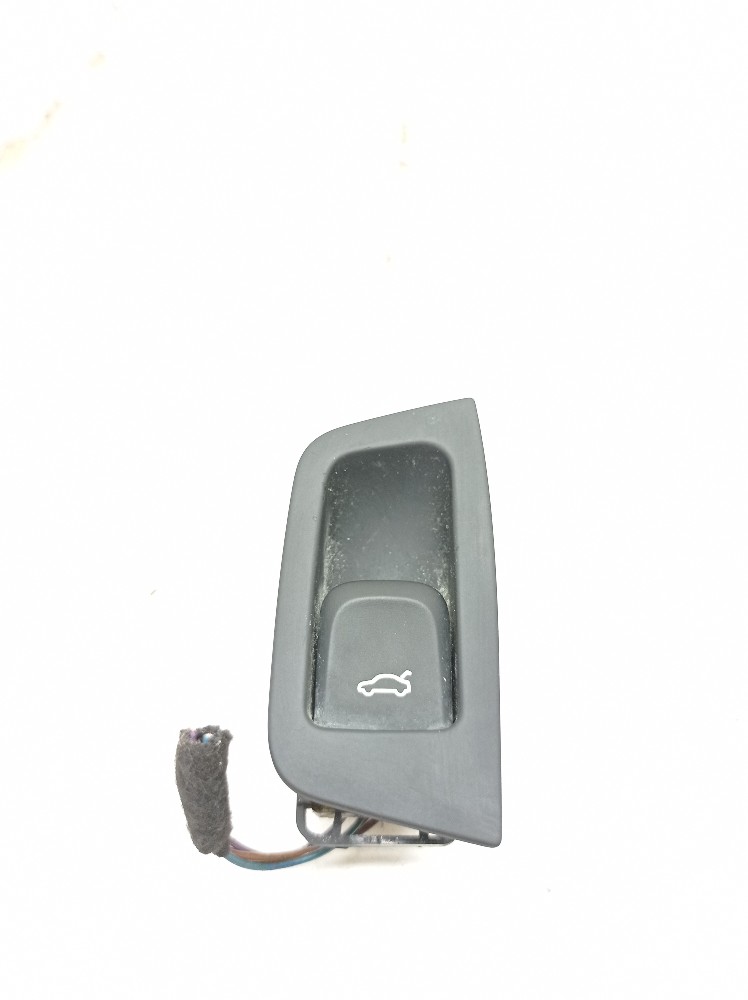 Botão Abertura Tampa Traseira Audi Q3 2.0 2015 8u1859829a