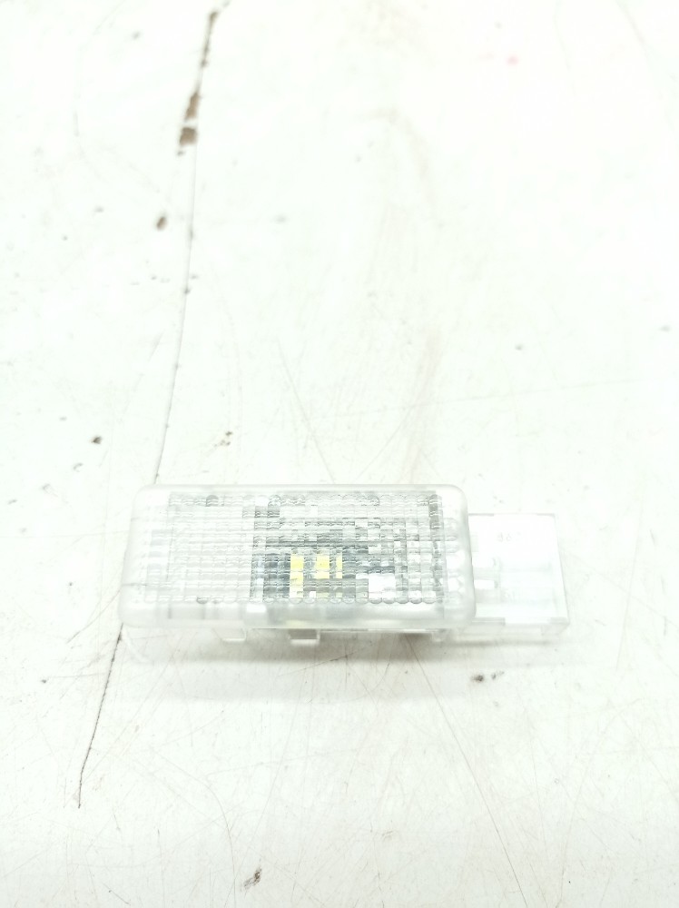 Luz Cortesia Porta Luvas Vw Exclusive 1.4 2023 6q0947415