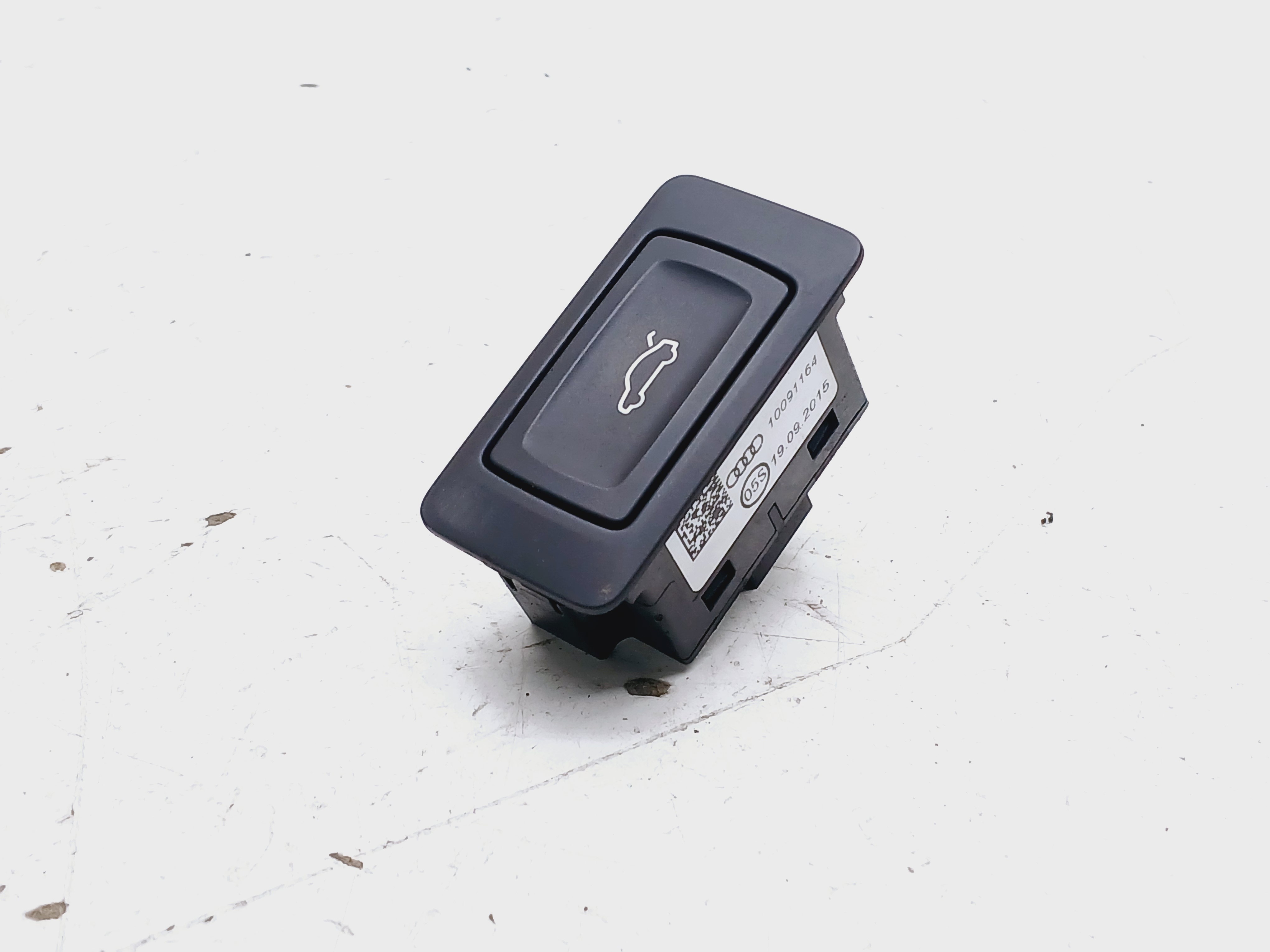 Botão Abertura Tampa Traseira Audi Q3 1.4 2016 4g0959831a