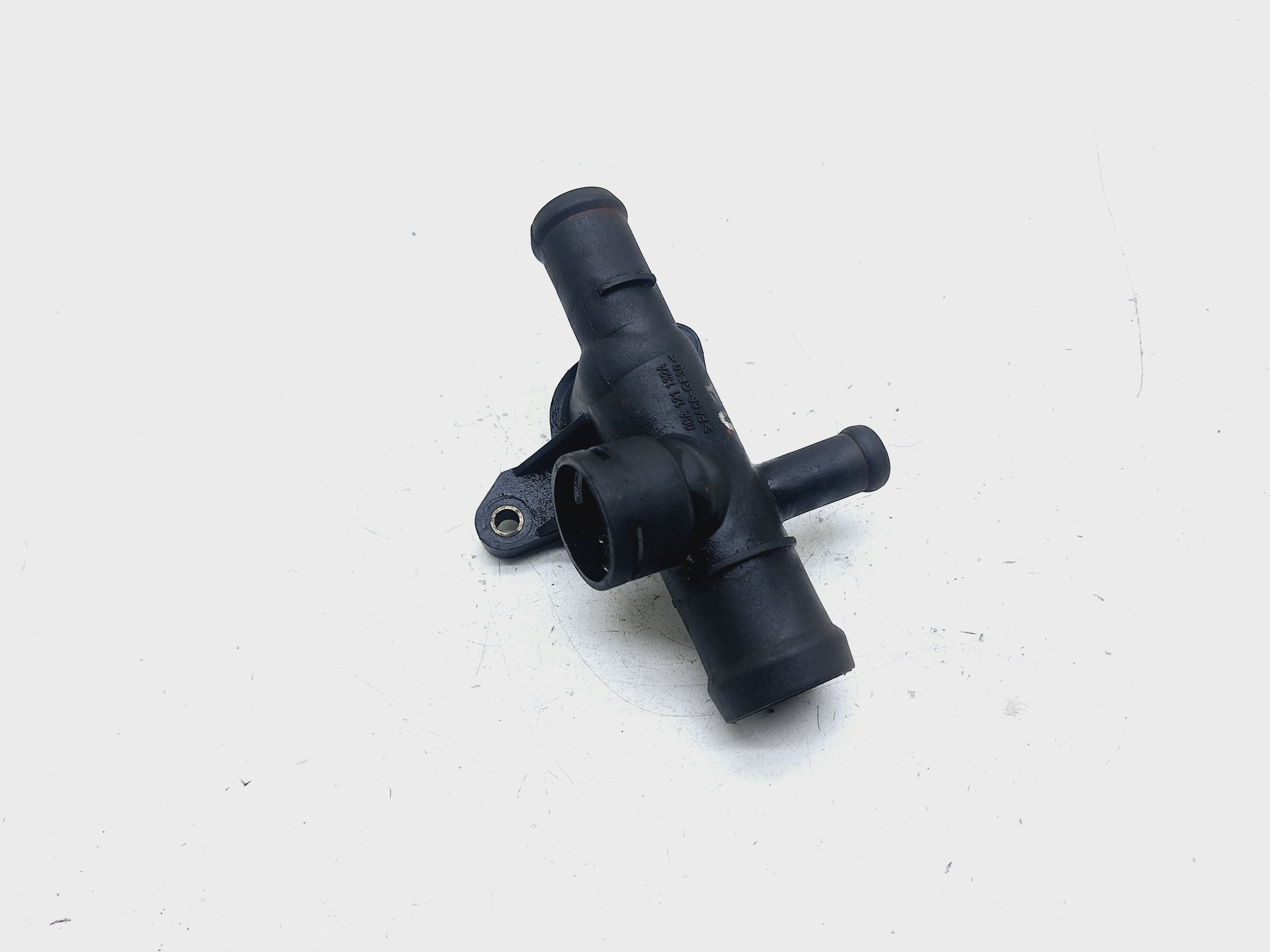 Flange Dágua Audi A3 2.0 2010 2011 06a121132a