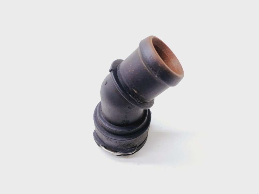 Conexão flange mangueira Radiador audi q3 tfsi 2.0 2015 2016