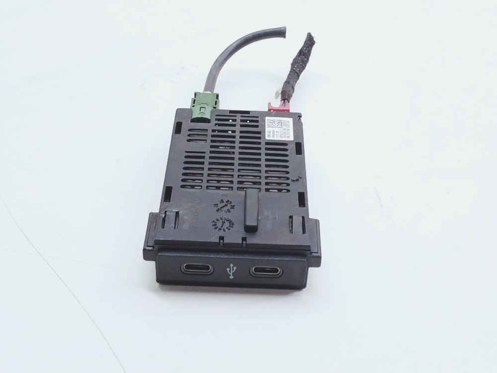 Entrada Usb Auxiliar Vw Nivus 1.0t 2024 2g6035736