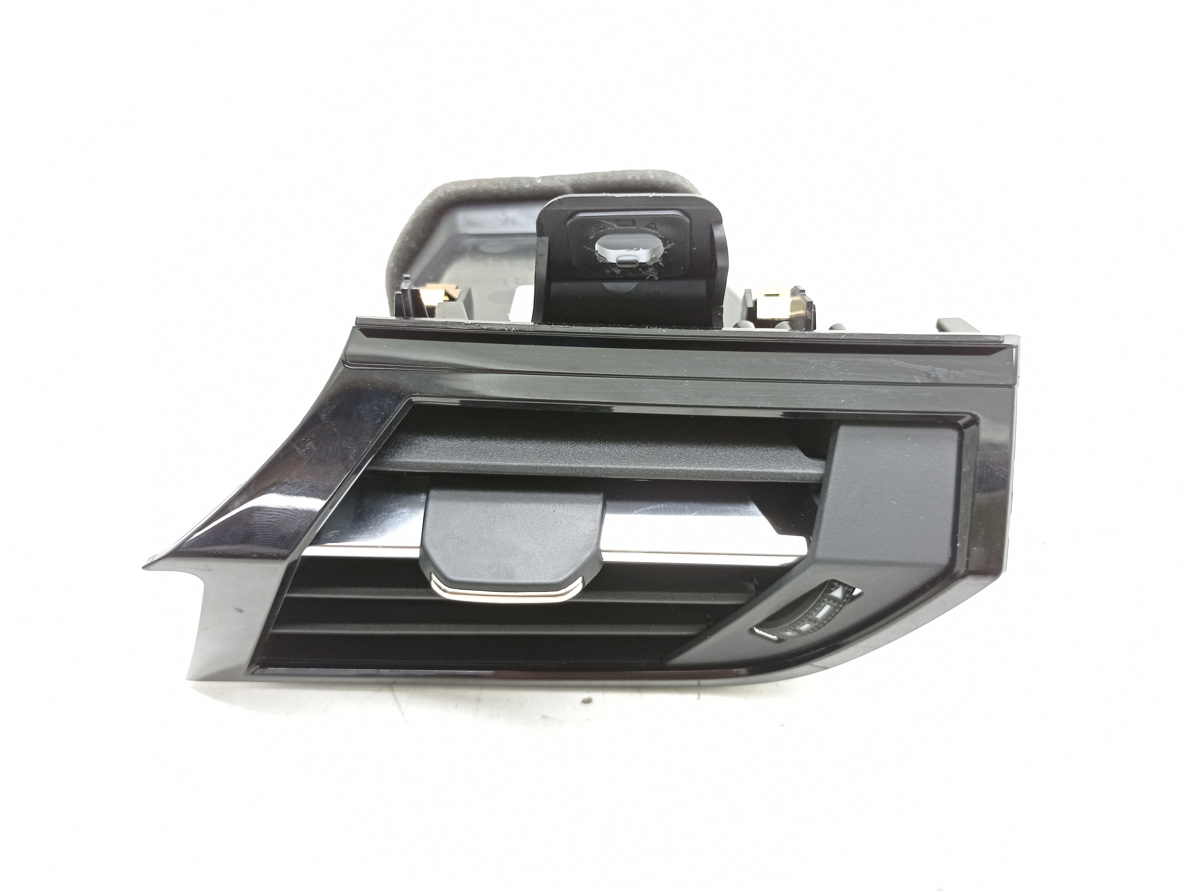 Difusor Esquerdo Ar Audi Q3 Tfsi 1.4 2020 / 2021