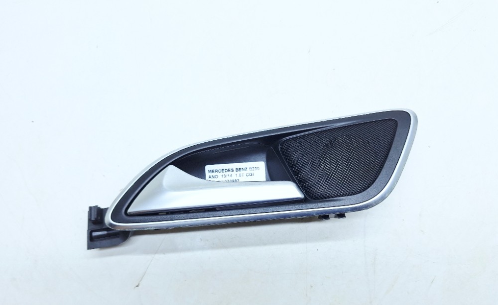 Maçaneta Interna Traseira Esquerda B200 1.6 2014 A2467300348 Preto Traseira