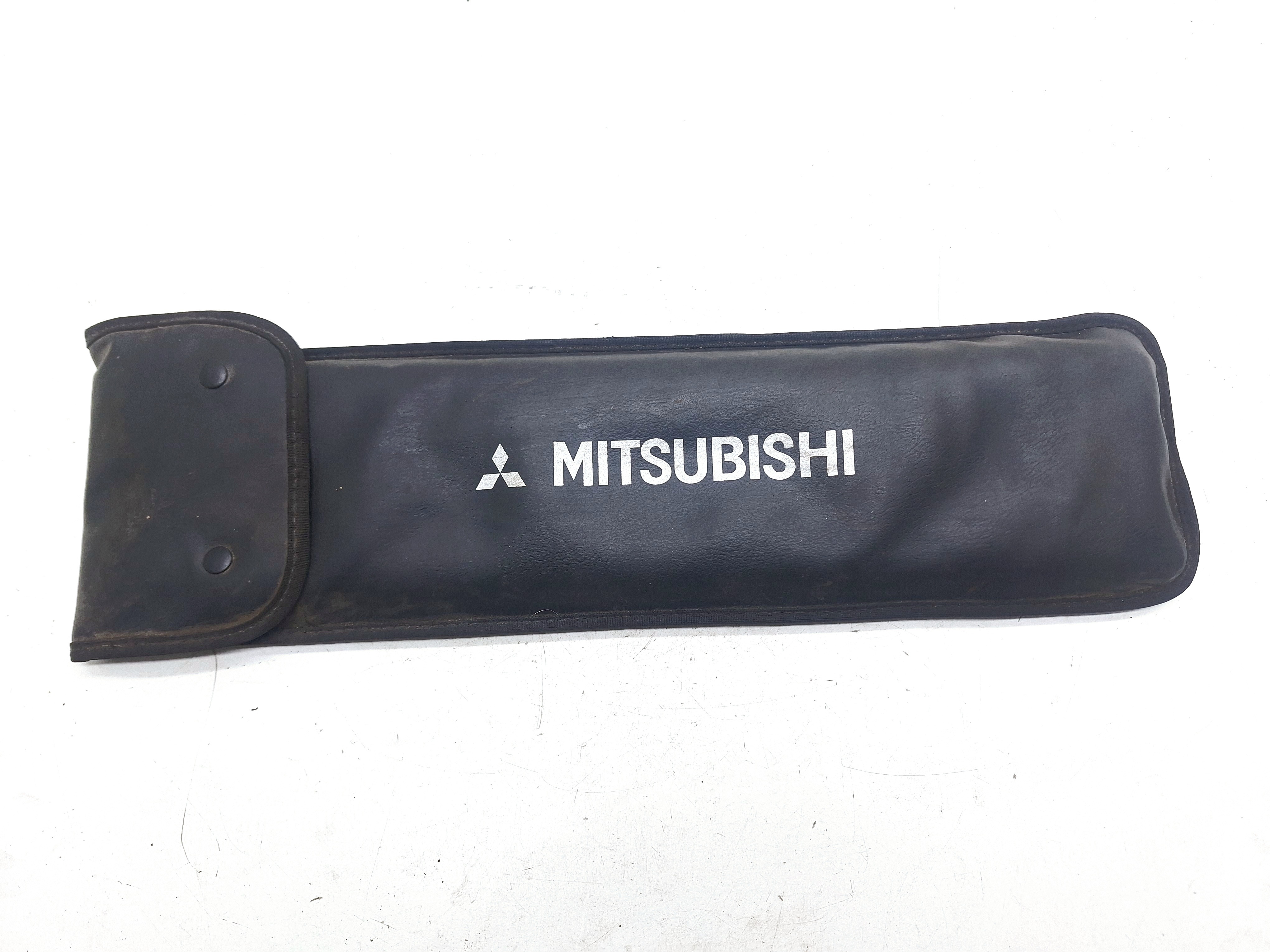 Triângulo Segurança Mitsubishi Airtrek 2.4 2003 Á 2008