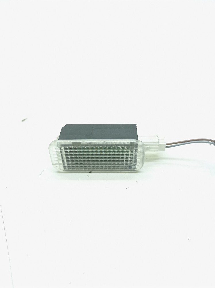 Luz Cortesia Traseira Esquerda Audi A3 Sedan Tfsi 2.0 2016