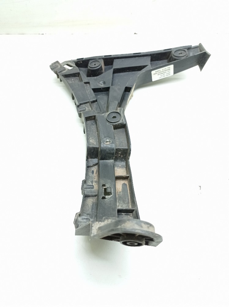 Guia Direito Parachoque Traseiro Audi Q3 2.0 2014 8u0807454a