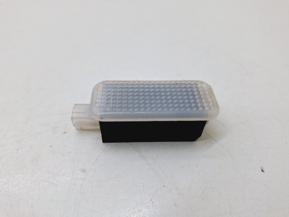 Luz Teto Cortesia Audi Q3 2.0 2014 2015 8u0947415
