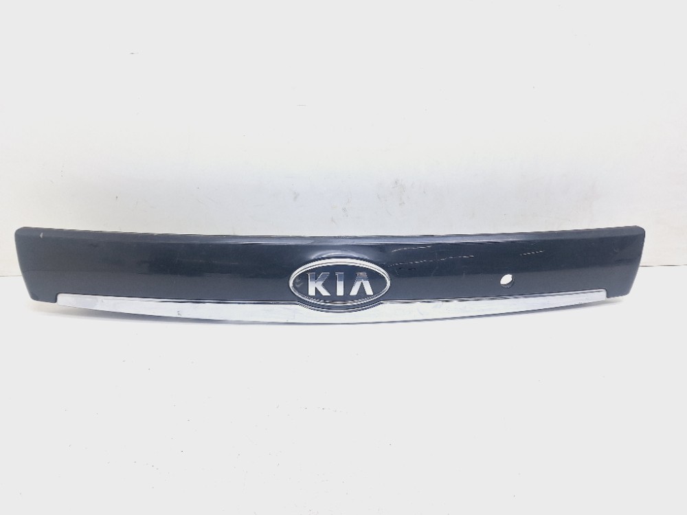 Acabamento Tampa Traseira Kia Carnival 3.8 2008 2009