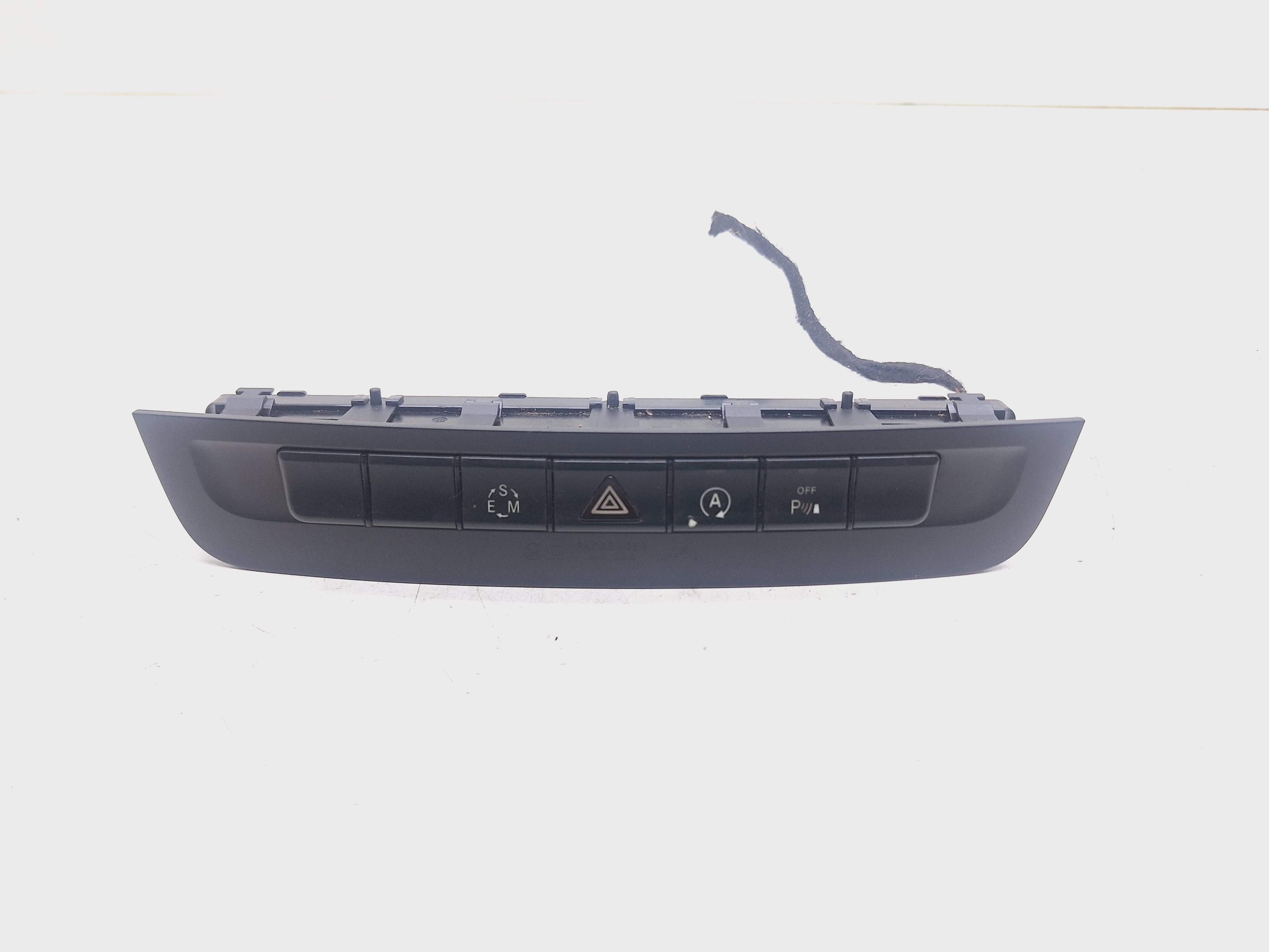 Botão Pisca Alerta Mercedes Cla200 1.6 2015 Nºa2469053302 Preto