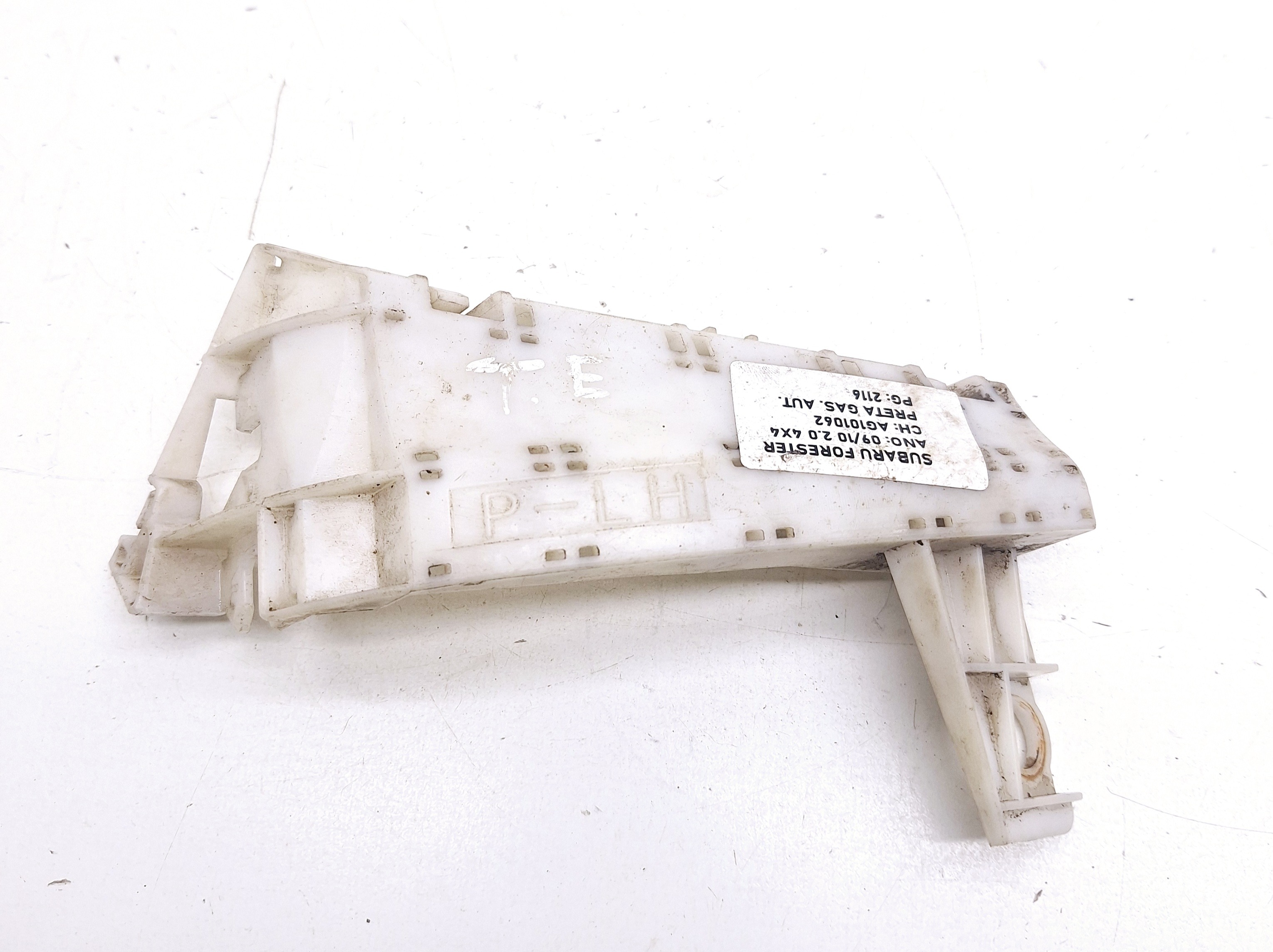 Guia Parachoque Traseiro Esquerdo Subaru Forester 2.0 2010
