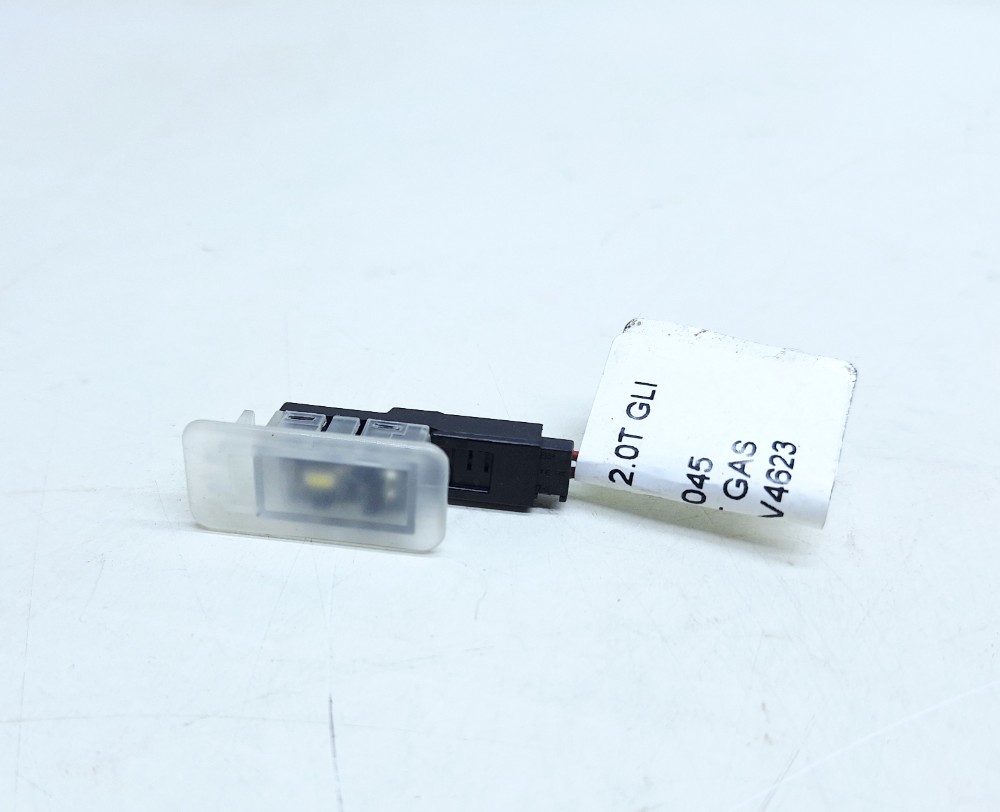 Luz Cortesia Forro Vw Jetta Gli 2.0 2024 11k947409