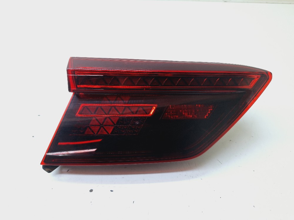 Lanterna Esquerta Tampa Traseira Led Vw Tiguan 2.0t 2021