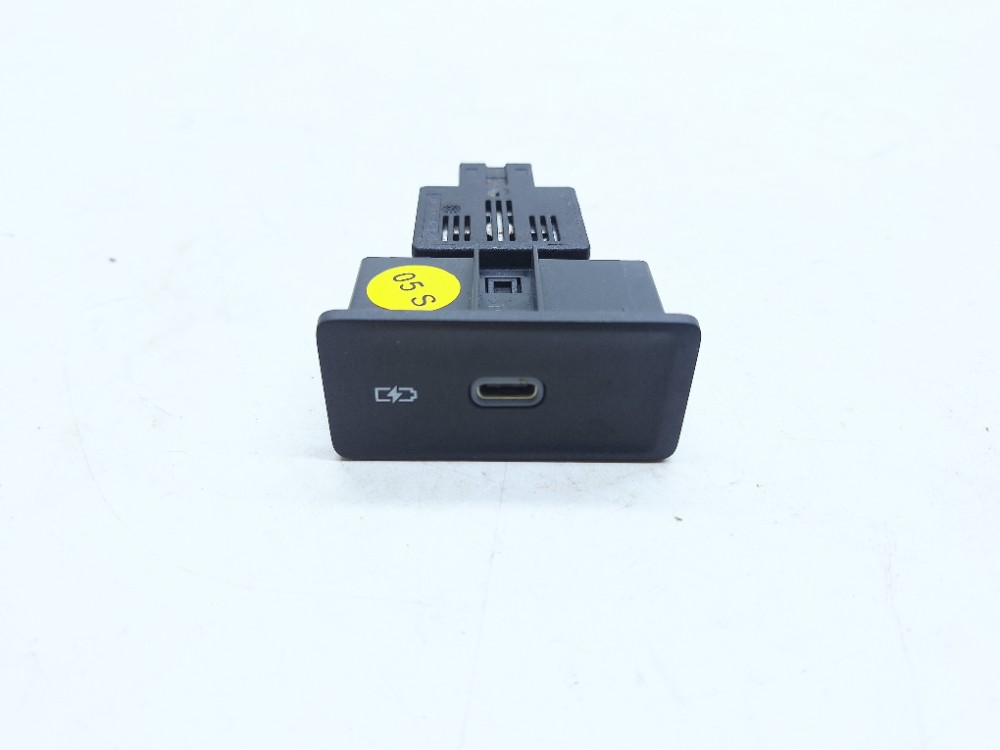 Entrada Usb Vw Jetta Gli 2.0 2023 3G5035719