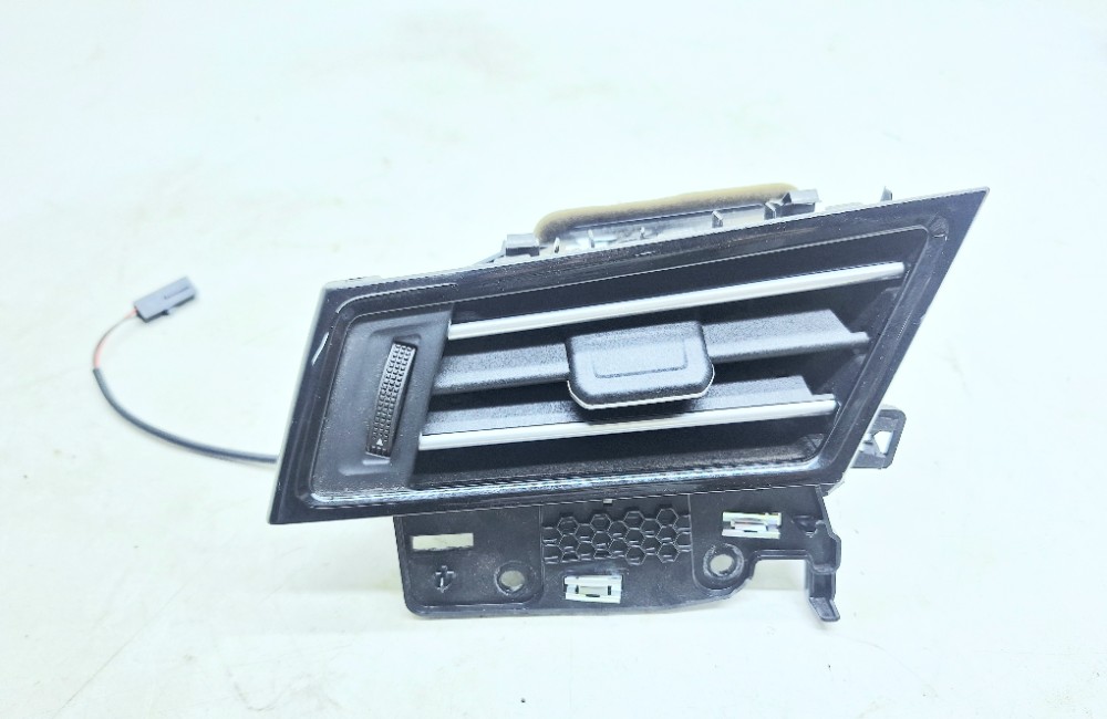 Difusor Ar Esquerdo Vw Passat Tsi 2.0 2016 3G1819701D
