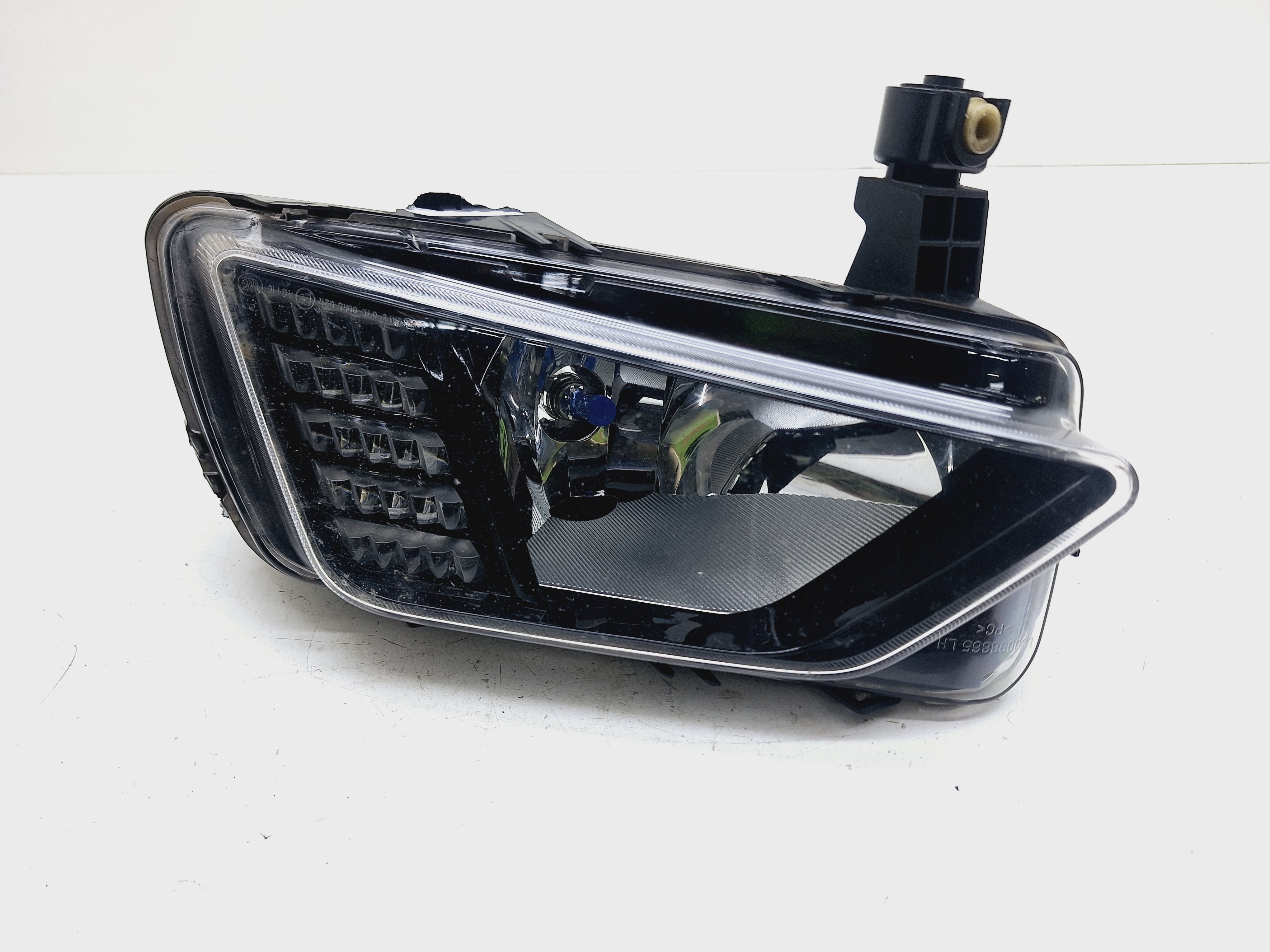 Farol Milha Esquerdo Vw Virtus Gts 1.4 2020 2g0941661a Branco-frio