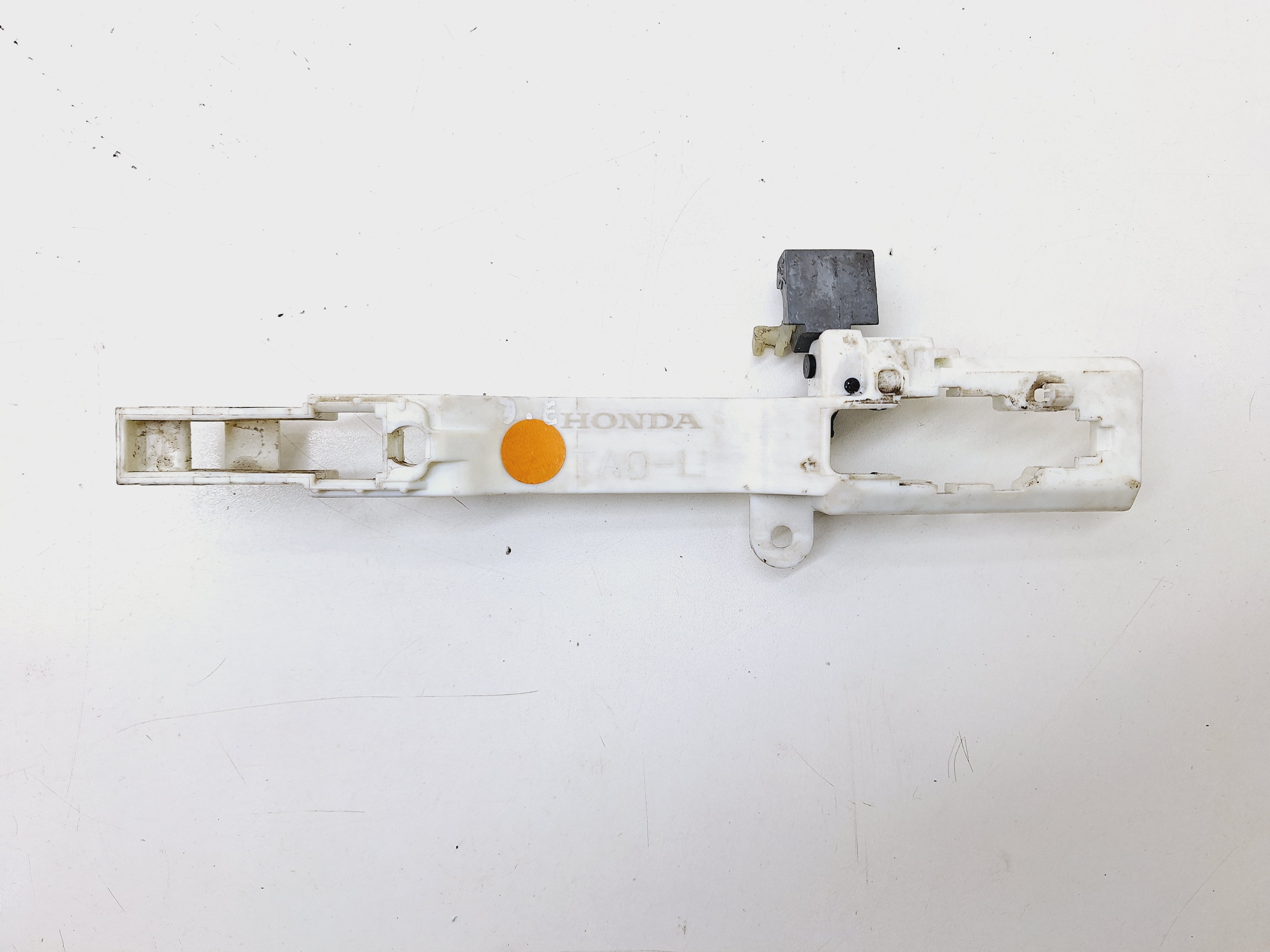 Suporte Maçaneta Externa Dianteira Esquerda Accord 2.0 2009 Branco Dianteira