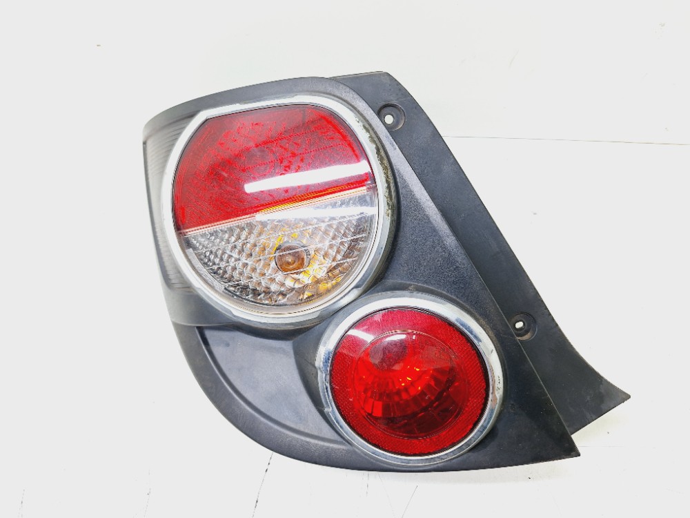 Lanterna Esquerda Chevrolet Sonic 1.6 Hatch 2011 2012 Esquerdo/motorista