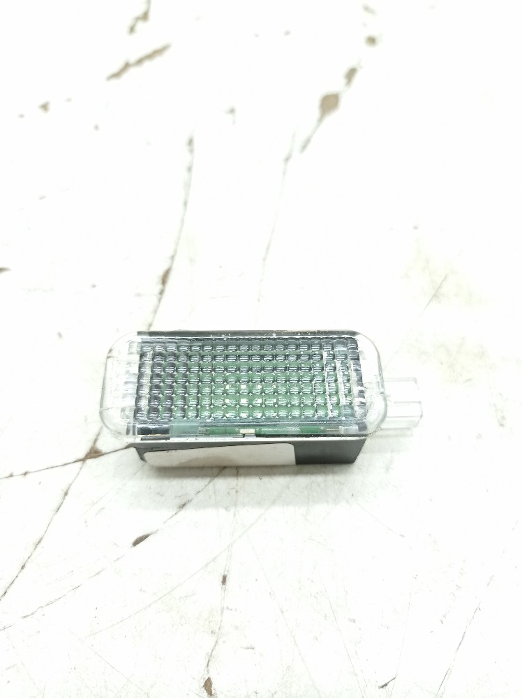 Lanterna Luz Placa Audi Q5 Tfsi 2.0 2020 2021 8j0947409