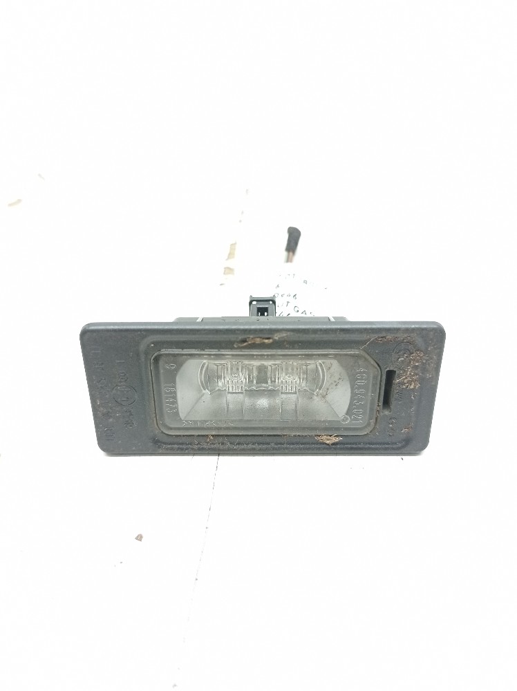 Lanterna Luz Placa Audi Q3 Tfsi 2.0 2015 2016 4c0943021