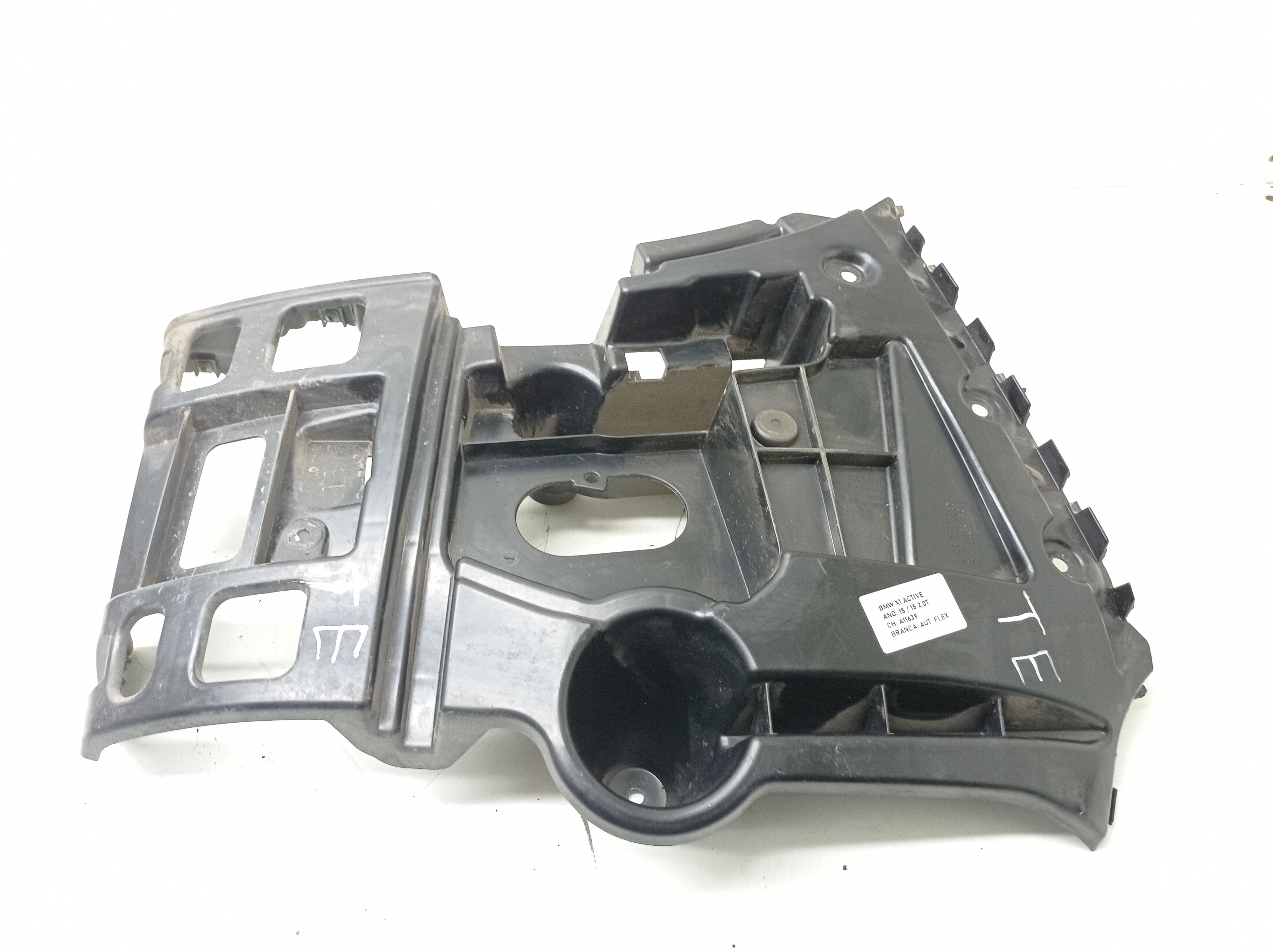 Guia Esquerda Parachoque Traseiro Bmw X1 Active 2.0 2015