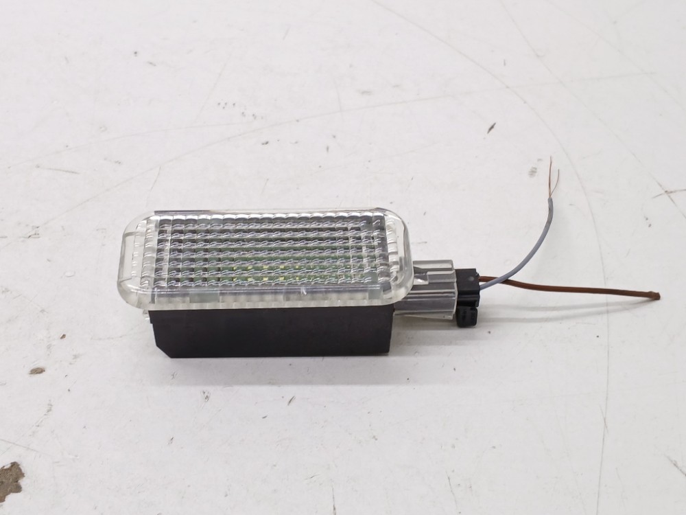 Luz Cortesia Dianteira Direita Audi A5 Sline Tfsi 2.0t 2018