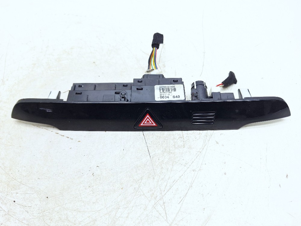 Botão Pisca Alerta Hyundai Tucson 1.6 2020 93700d3400