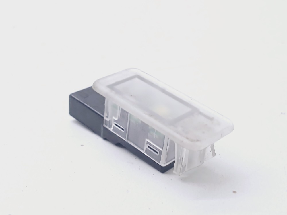 Luz Cortesia Forro Vw Jetta 1.4 Tsi 2019 5ta947409