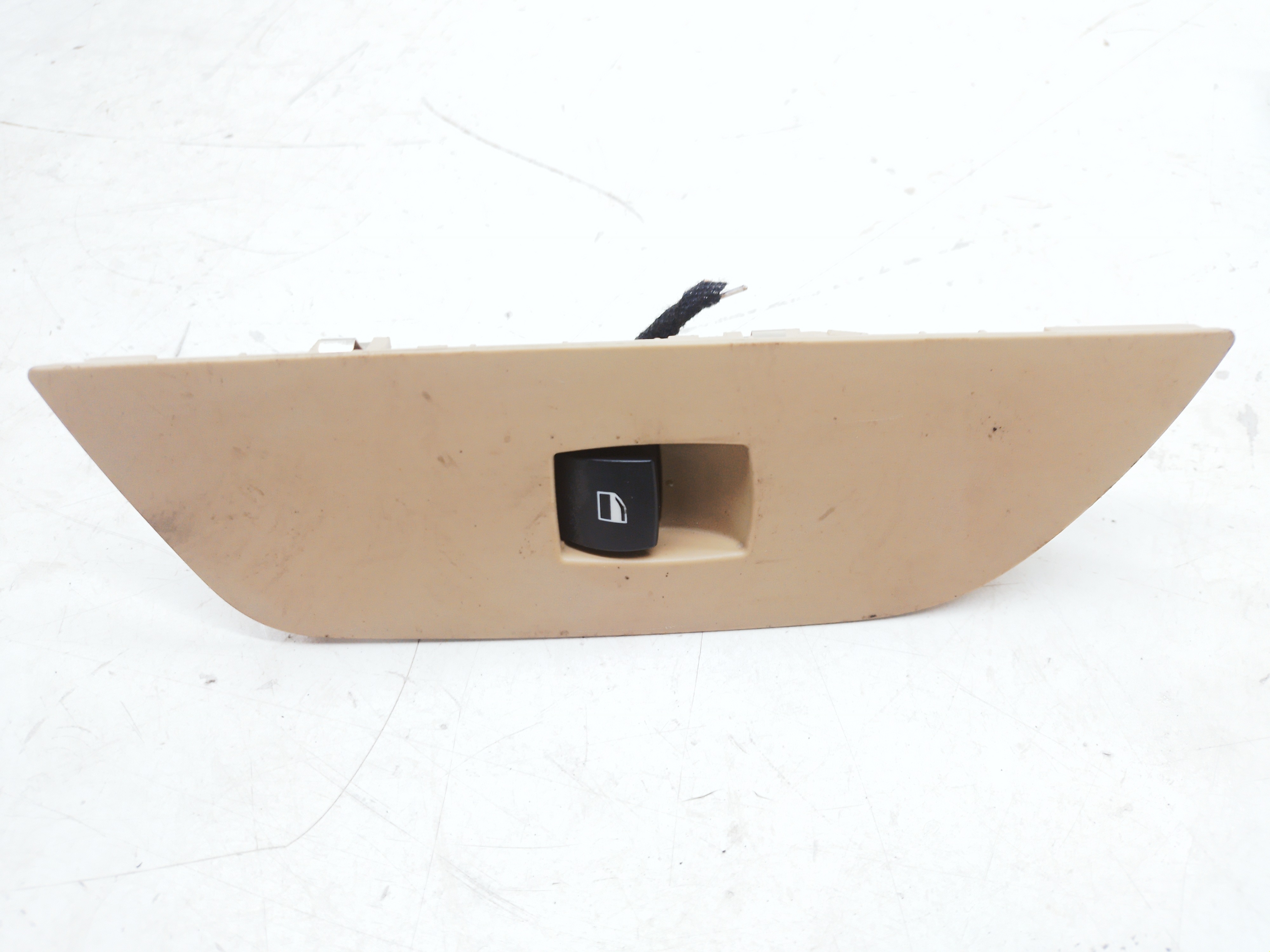 Botão Vidro Traseiro Esquerdo Bmw X1 2.0 2015 6935534