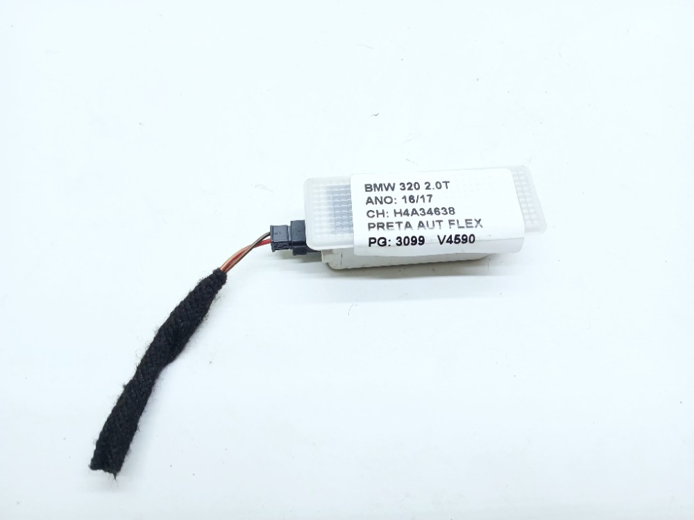 Luz Cortesia Porta Traseiro Esquerdo Bmw 320 2.0 2017