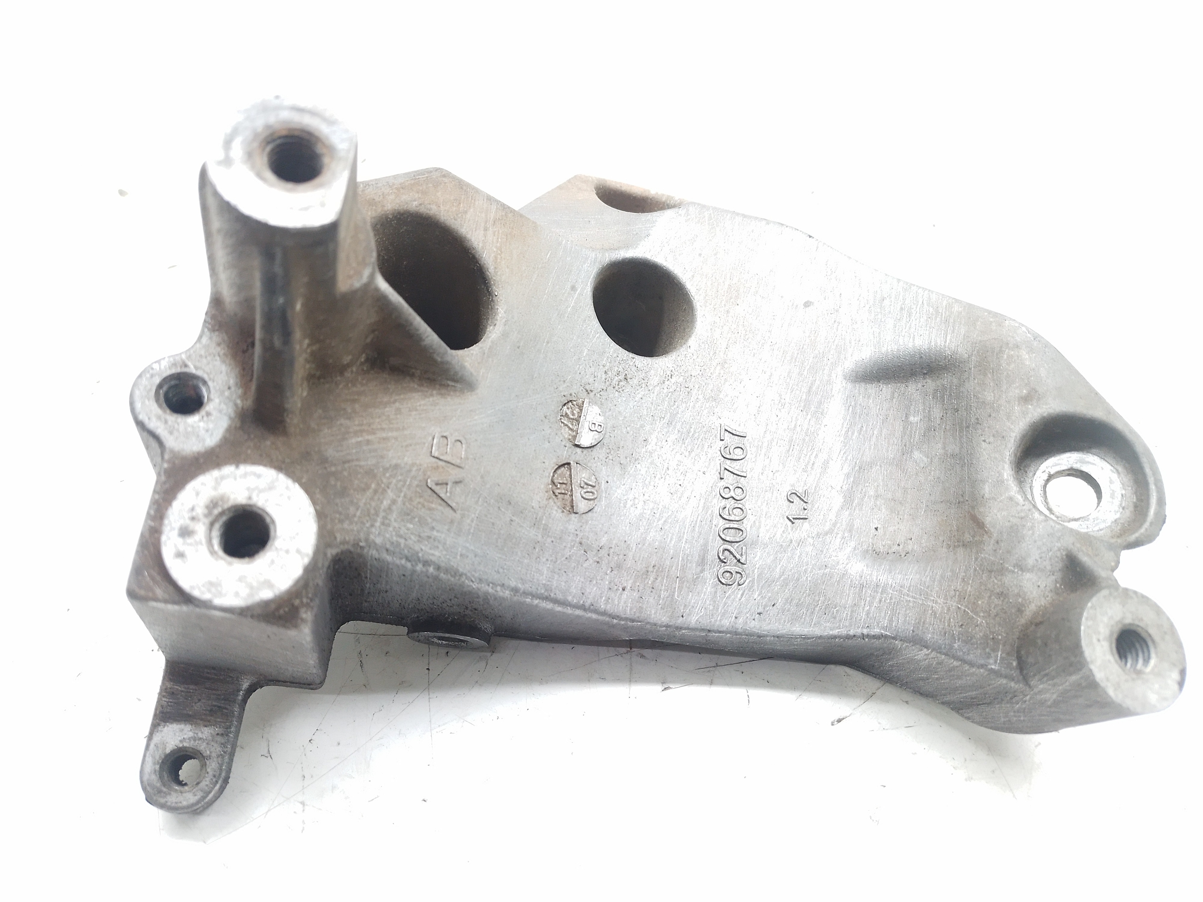 Suporte Alternador Gm Omega 3.6 2008 2009 92068767