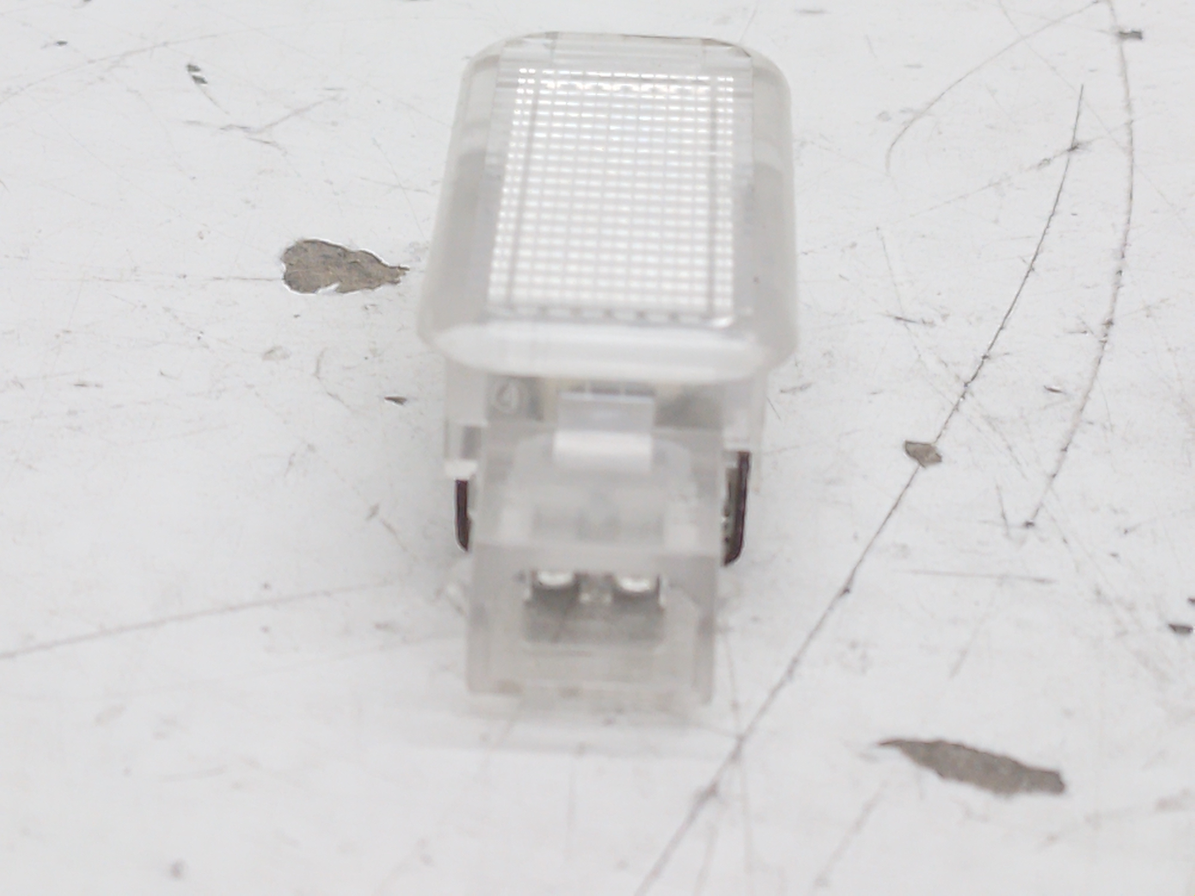 Luz Cortesia Porta Malas Audi A1 1.4 Tfsi 2011 2012 4b947415