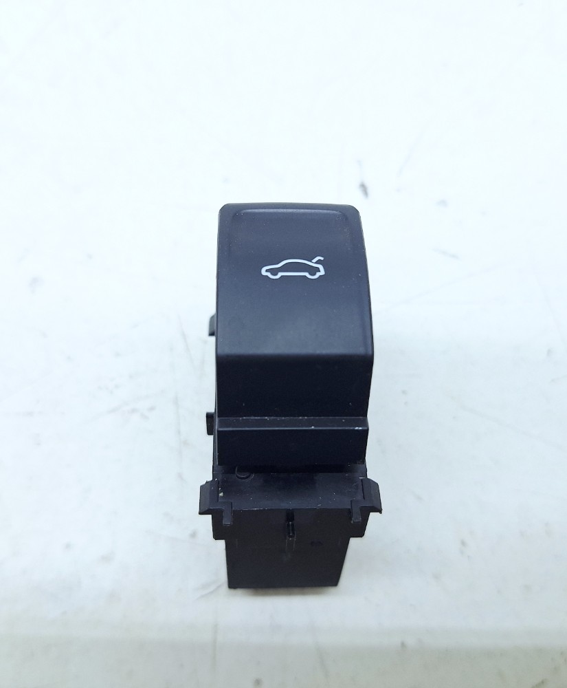 Botão Abertura Tampa Traseira Vw Jetta 2.0 2019 3g0959831