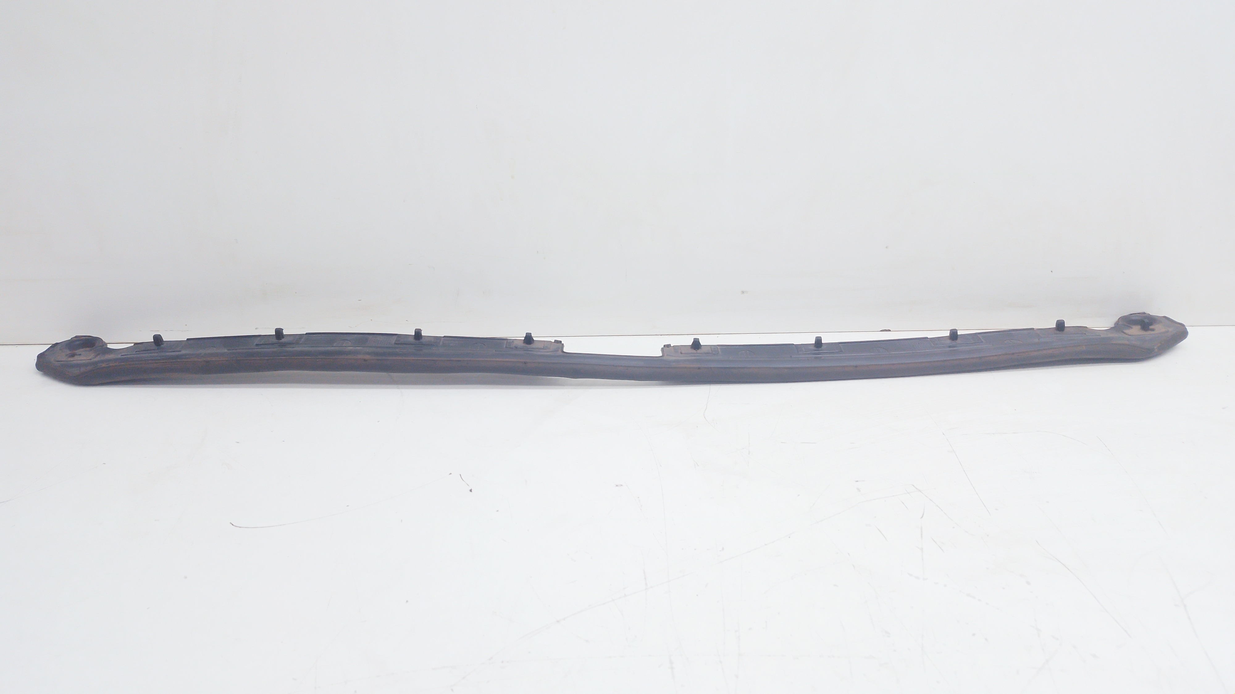 Moldura Interna Capô Audi Q3 2013/ 2014 Nº8u0823126