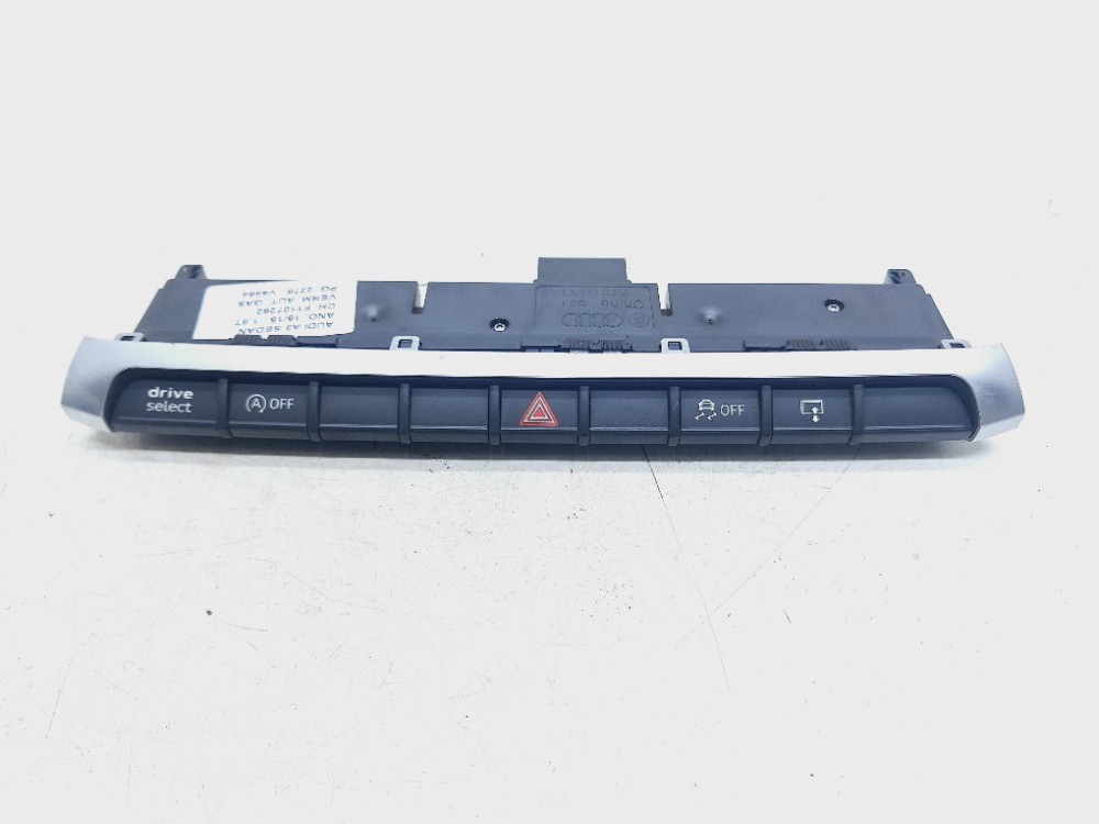 Botão Pisca Alerta C Comando A3 Sedan 1.8 2015 8v0925301bp Preto