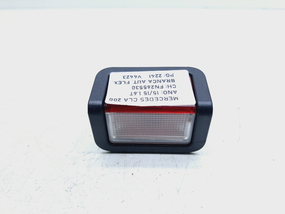 Luz Cortesia Porta Mala Mercedes Cla200 1.6 2015 A2218202101