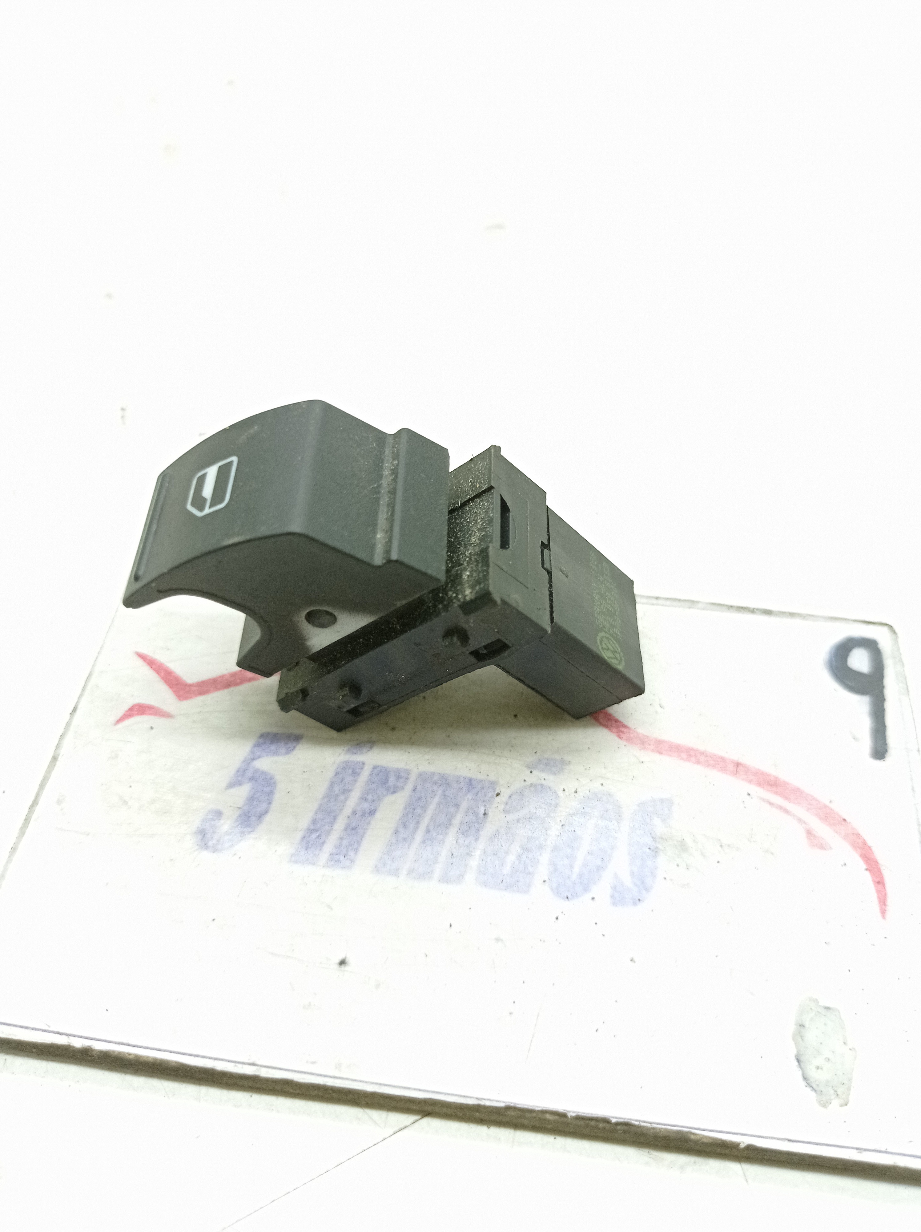 Botão Comando Vidro Traseiro Direito Vw Jetta 2.5 2008