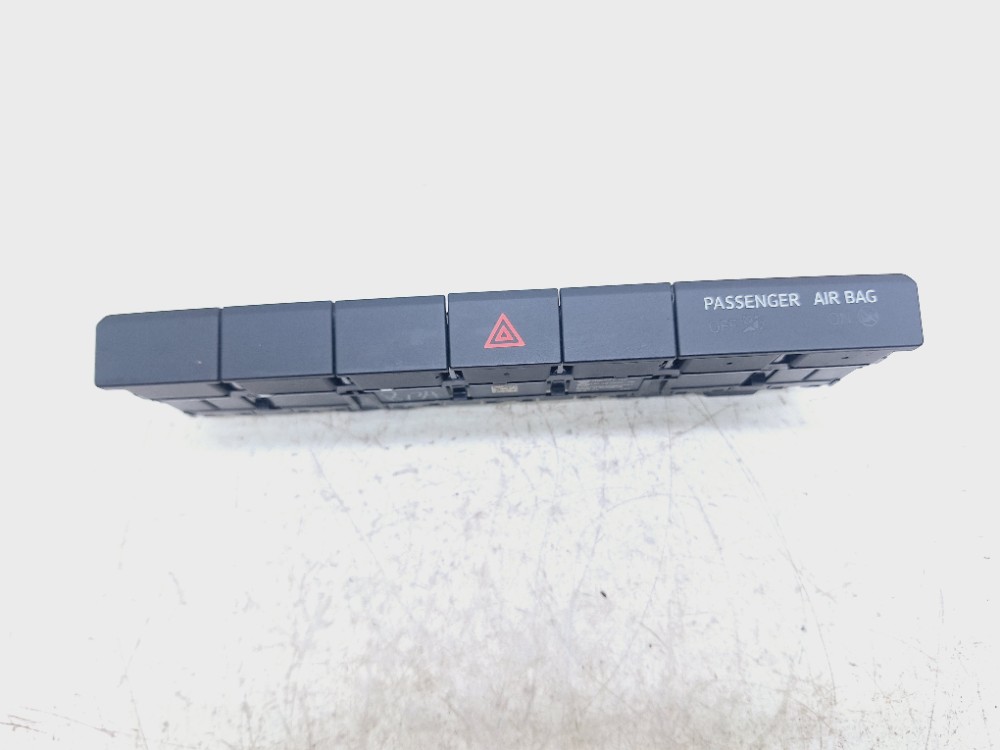 Botão Pisca Alerta Vw Tcross Tsi 1.4 2025 2gm927132 Preto
