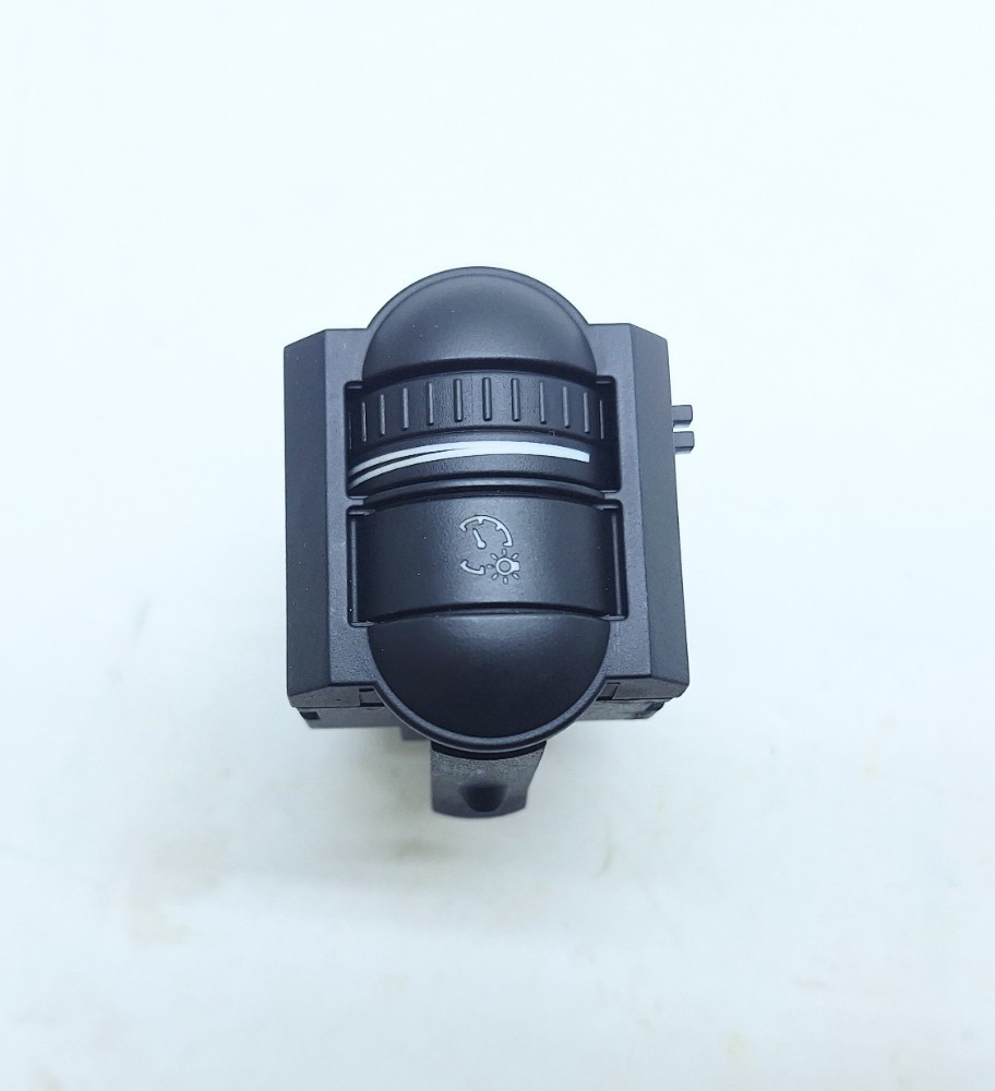 Botão Regulagem Luz Painel Vw Passat Tsi 2.0 2018 1k0941334