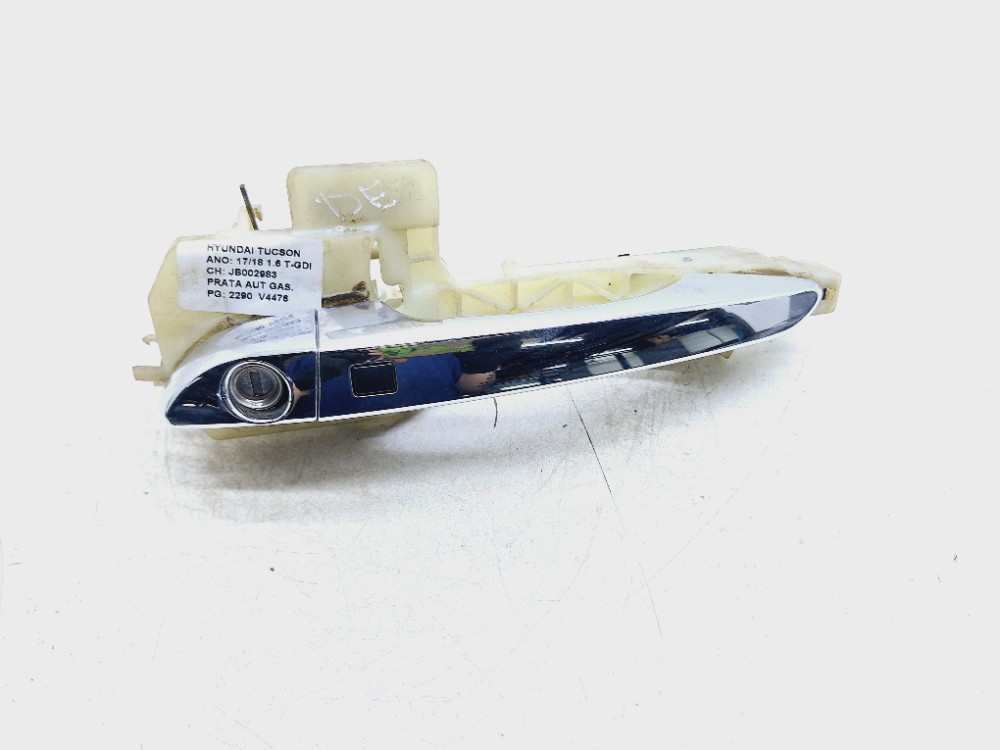 Maçaneta Externa Dianteira Esquerda Hyundai Tucson 1.6 2018 Prateado Dianteira