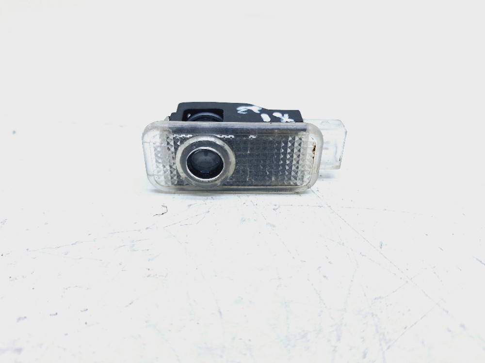 Luz Cortesia Dianteira Direita Bmw X1 Gp 1.5 2023