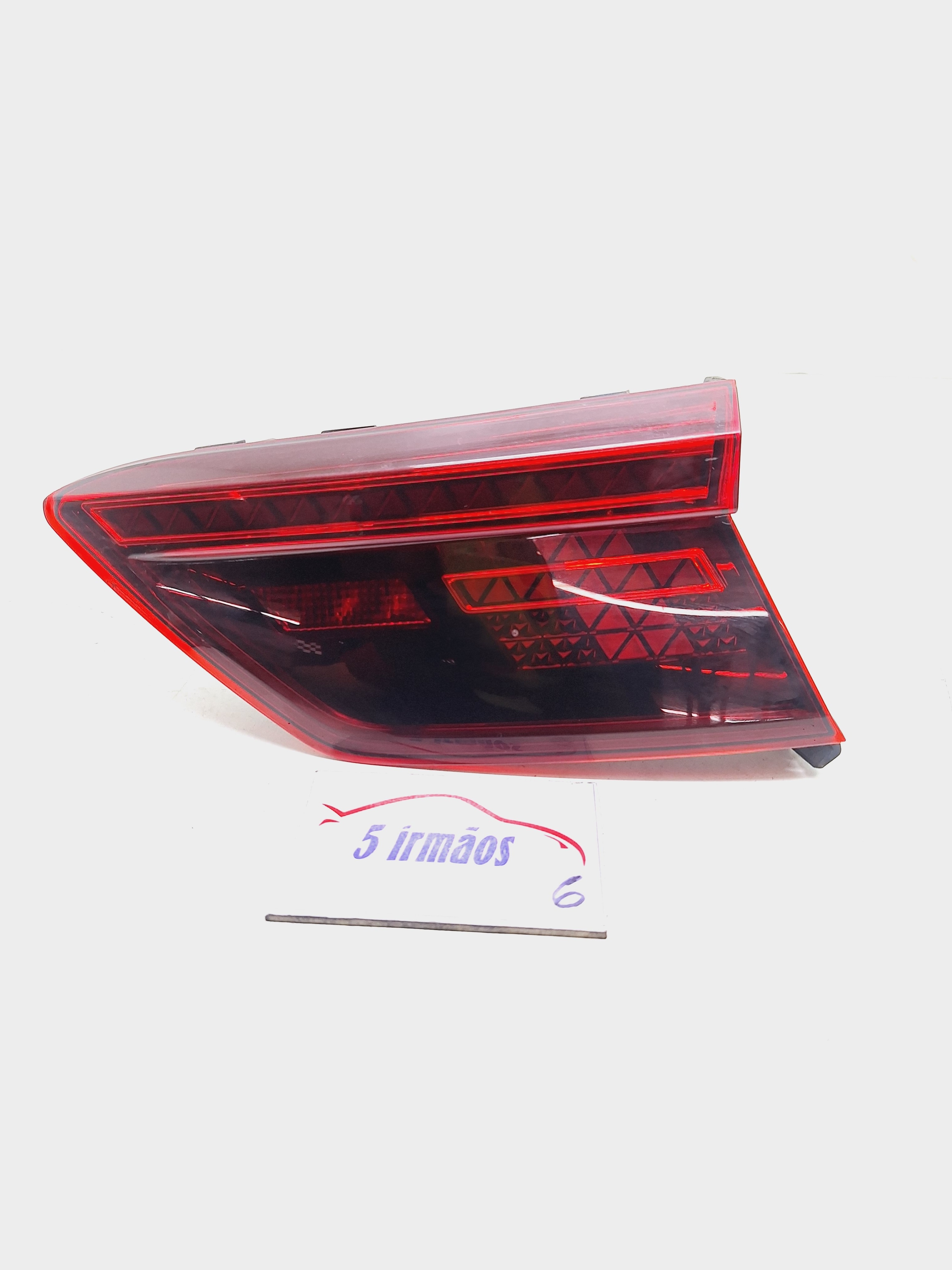 Lanterna Direita Led Tampa Traseira Vw Tiguan Tsi 2.0 2020  Direito Vermelho