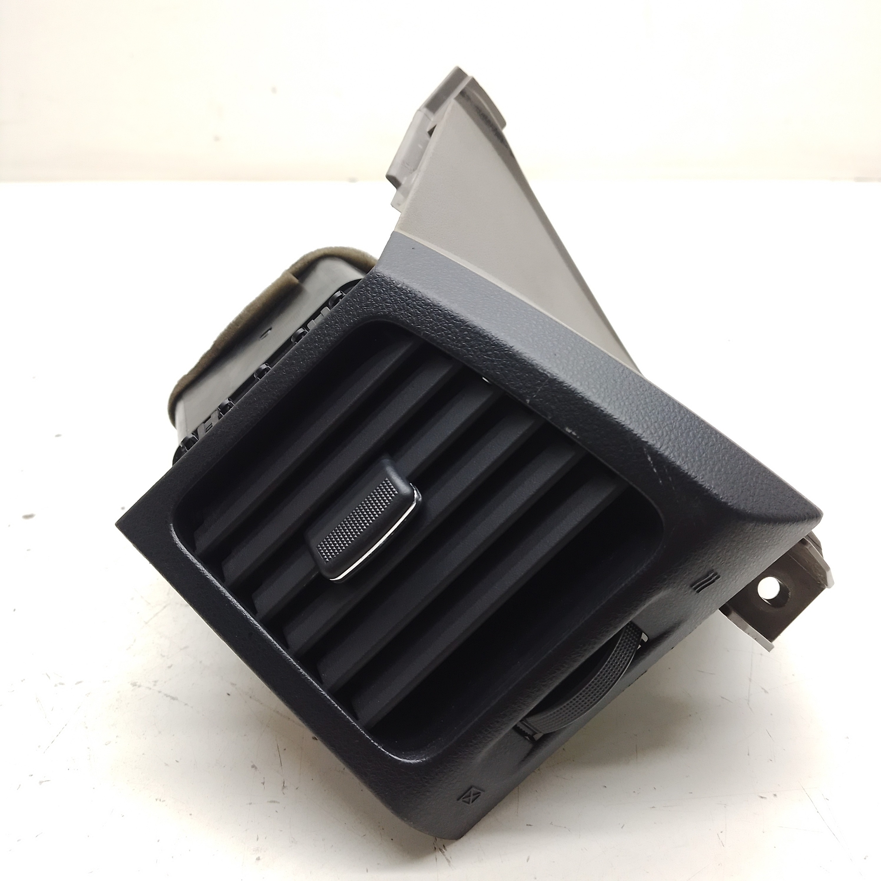Difusor Ar Direito Mitsubishi Grandis 2.4 2007 / 2008