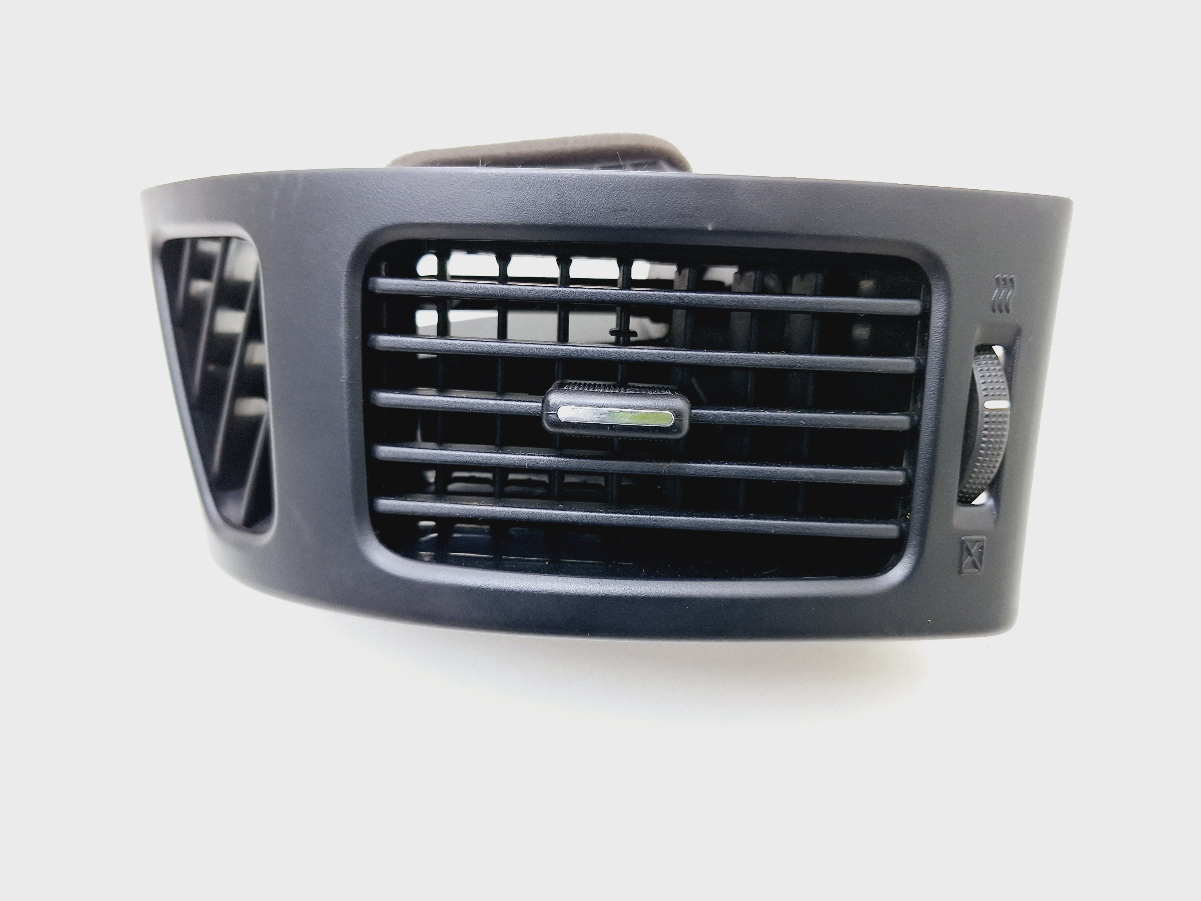 Difusor Ar Esquerdo Hyundai I30 2.0 2007 / 2008 Nºu0465248