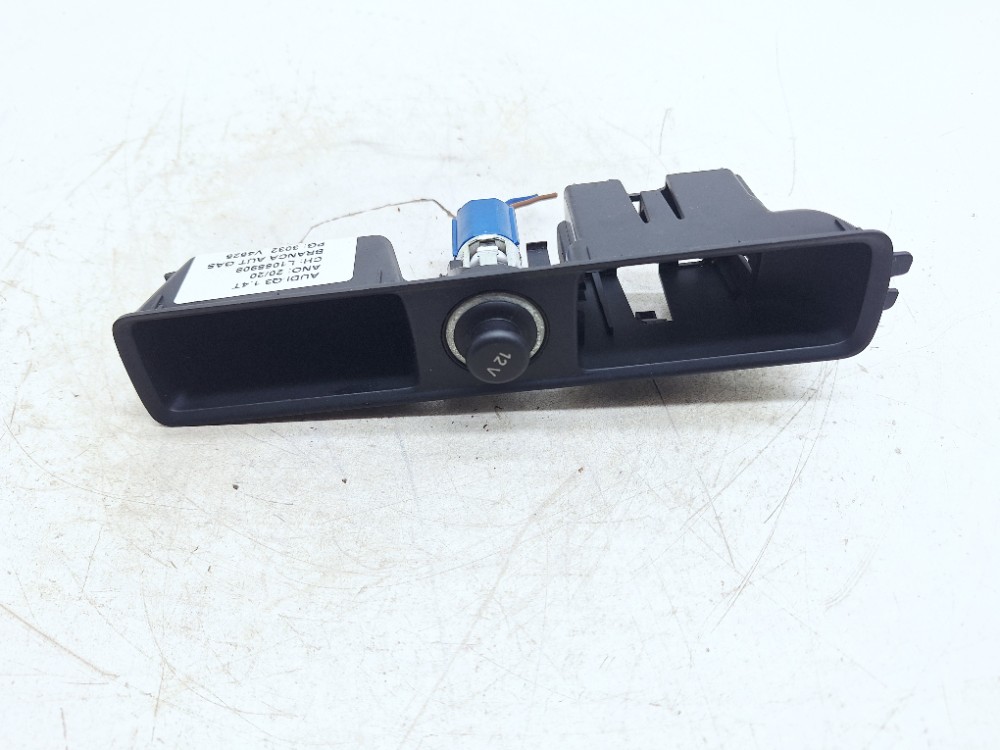 Acabamento Tomada 12v Audi Q3 1.4 2020 83b863349