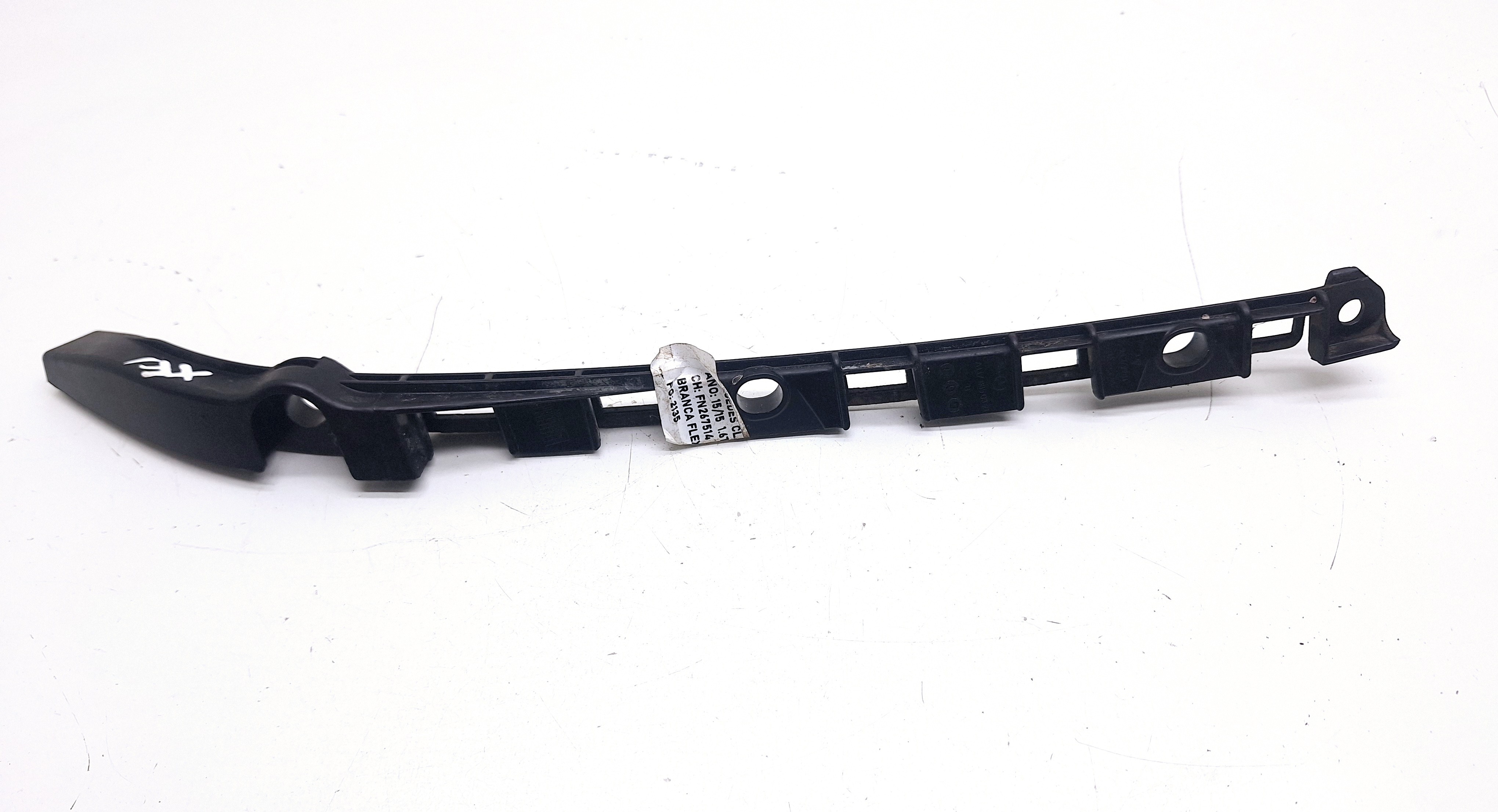 Guia Parachoque Traseiro Esquerdo Mercedes Cla200 1.6 2015