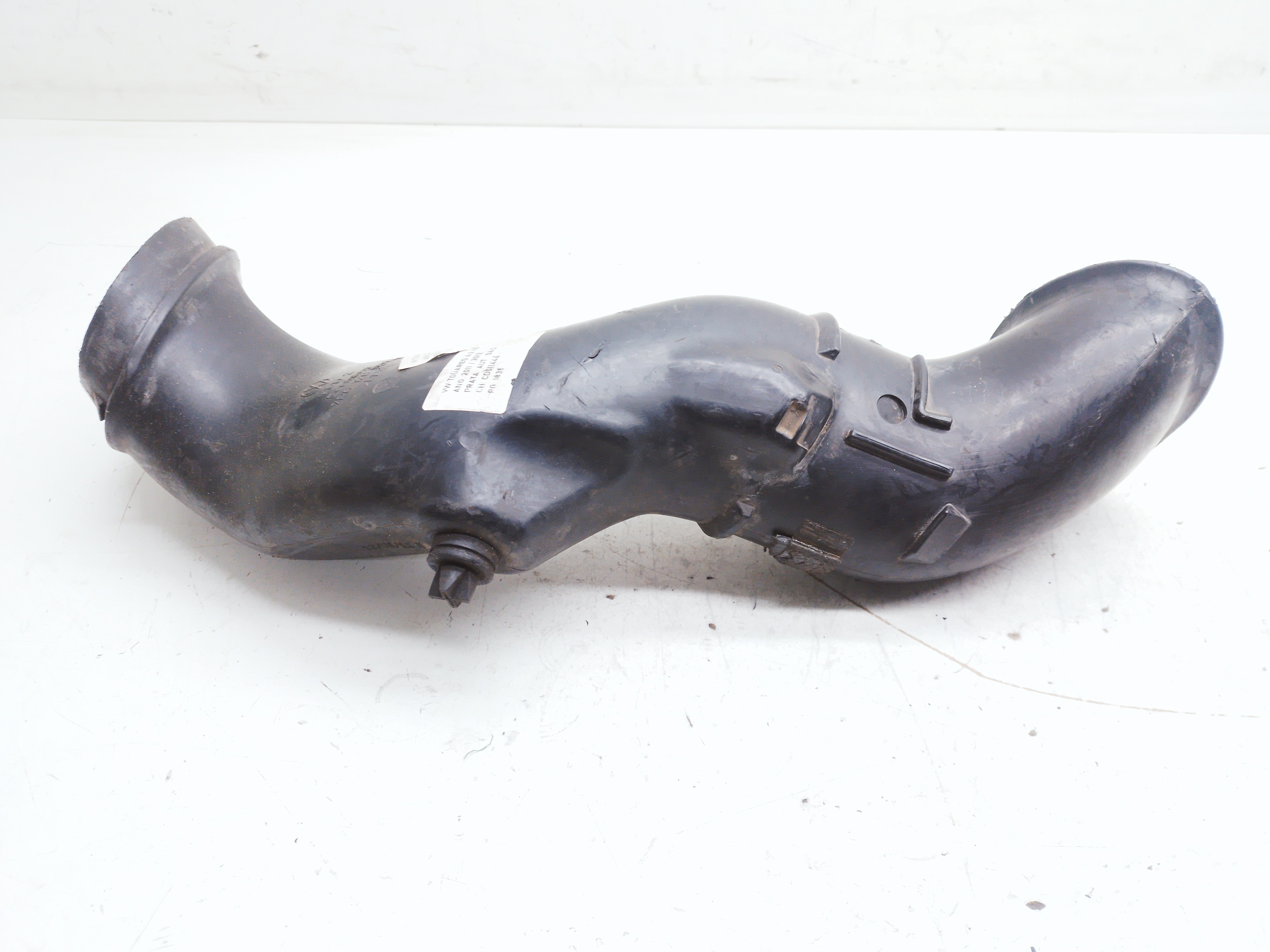 Mangueira Filtro Ar Vw Touareg 4.2 2012 7p6128609a