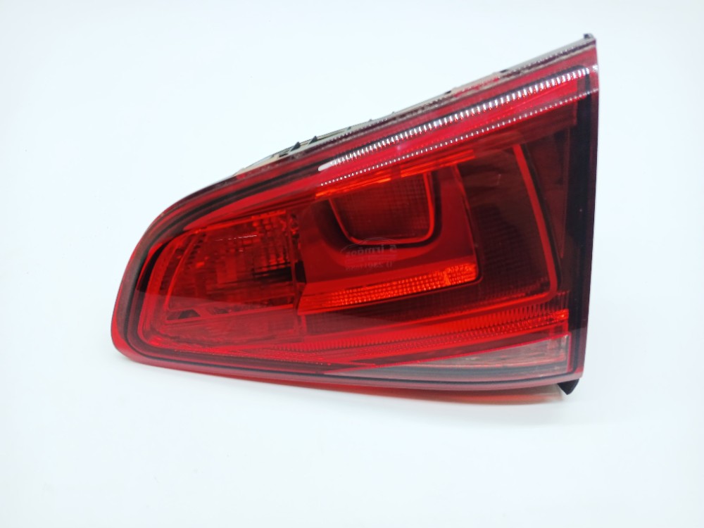 Lanterna Tampa Traseira Direita Vw Golf 1.4 2014 5g0945094ac