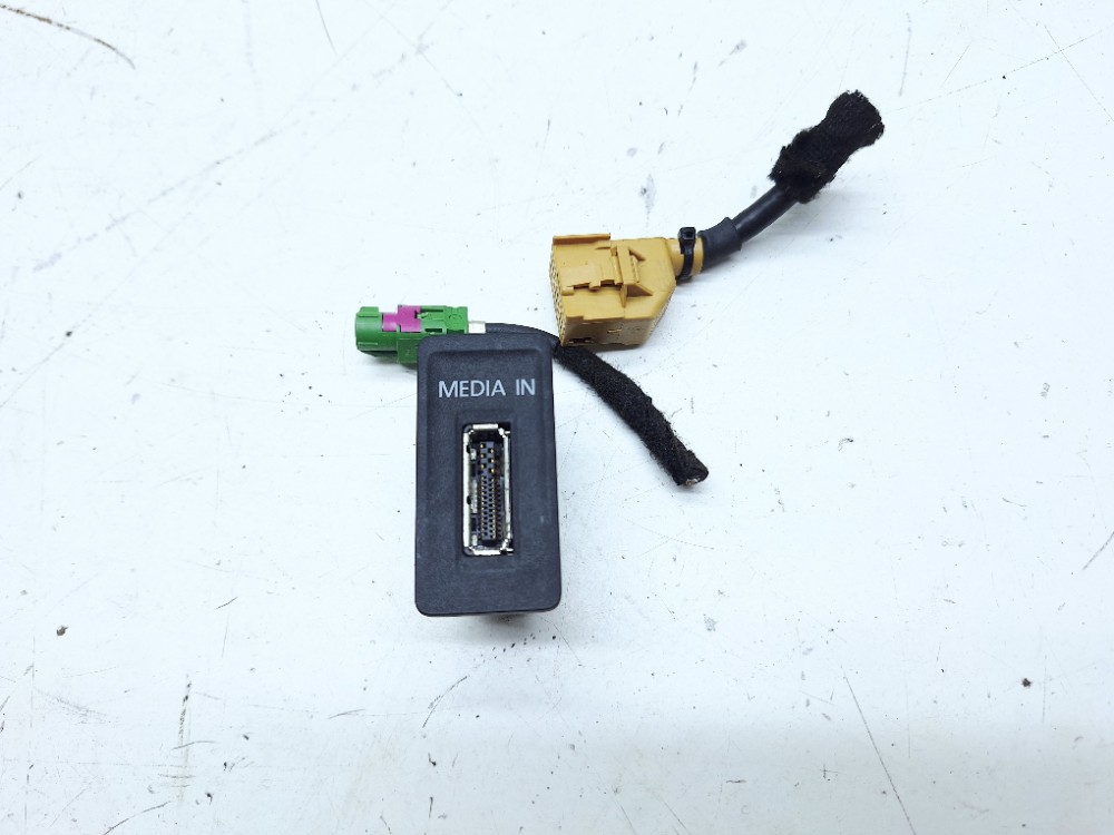 Entrada Usb Auxiliar Vw Golf Gti 2.0 2015 5g0035222a