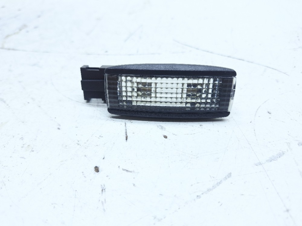 Luz Cortesia Teto Esquerdo Vw Polo Gts 1.4 2024 3b0947133